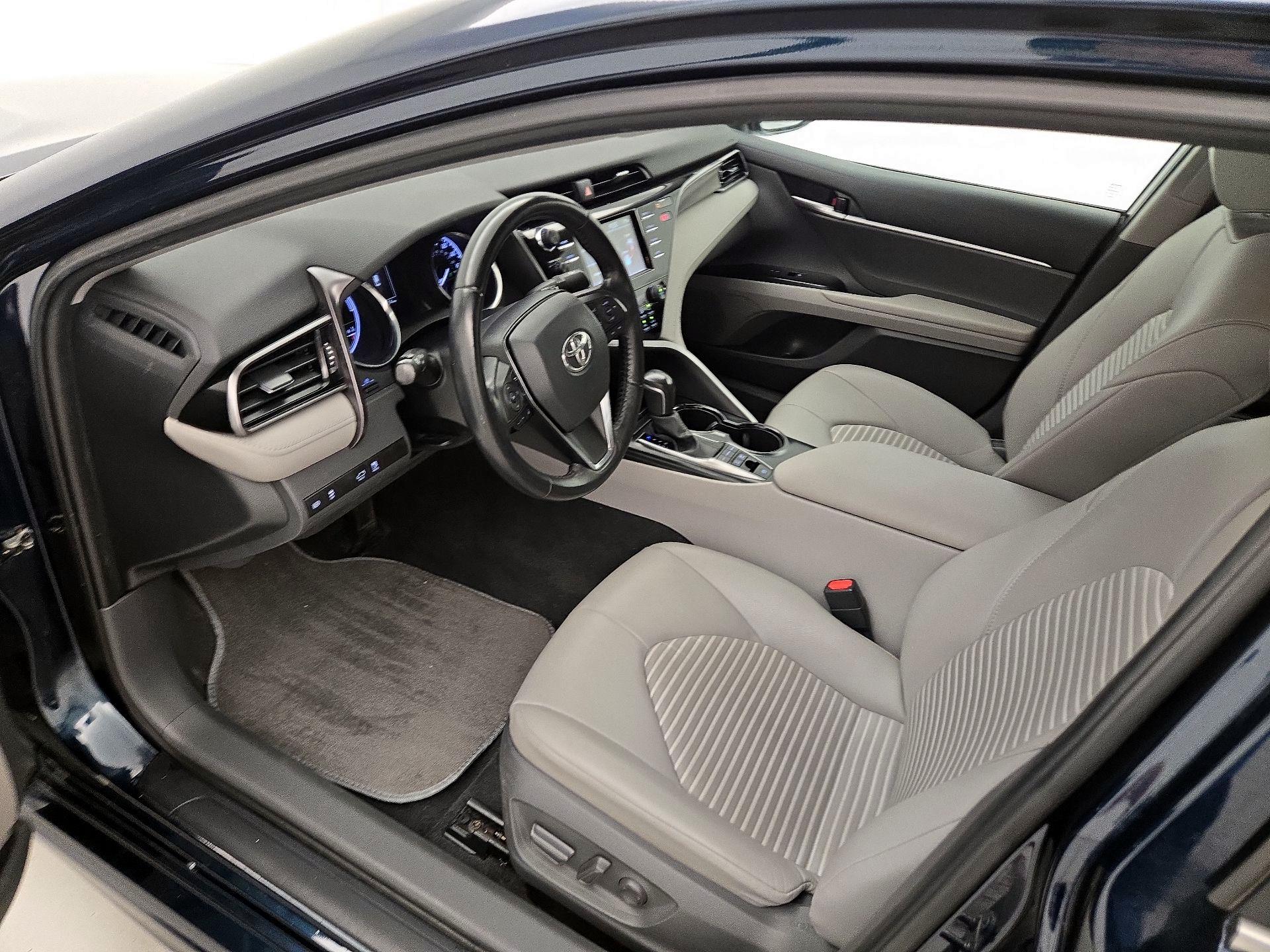 Thumbnail: 2020 Toyota Camry - 11