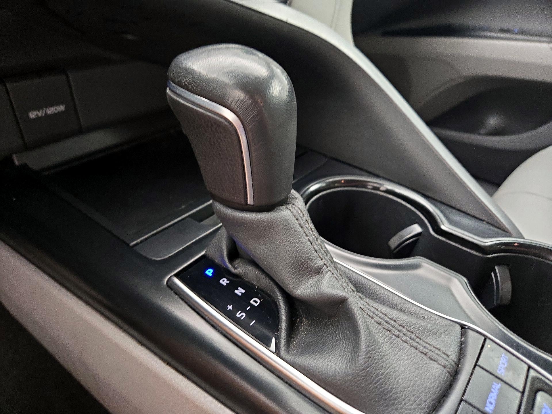 Thumbnail: 2020 Toyota Camry - 18