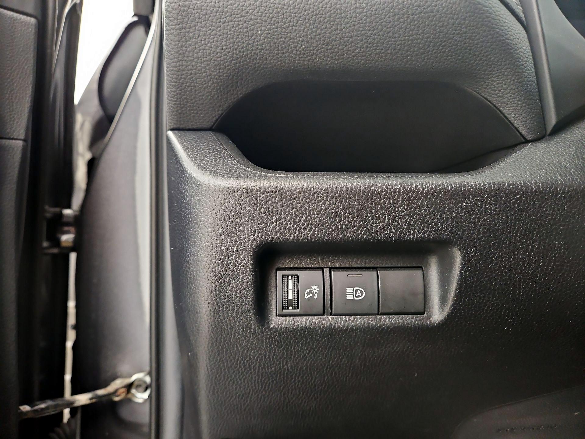 Thumbnail: 2021 Toyota RAV4 - 13