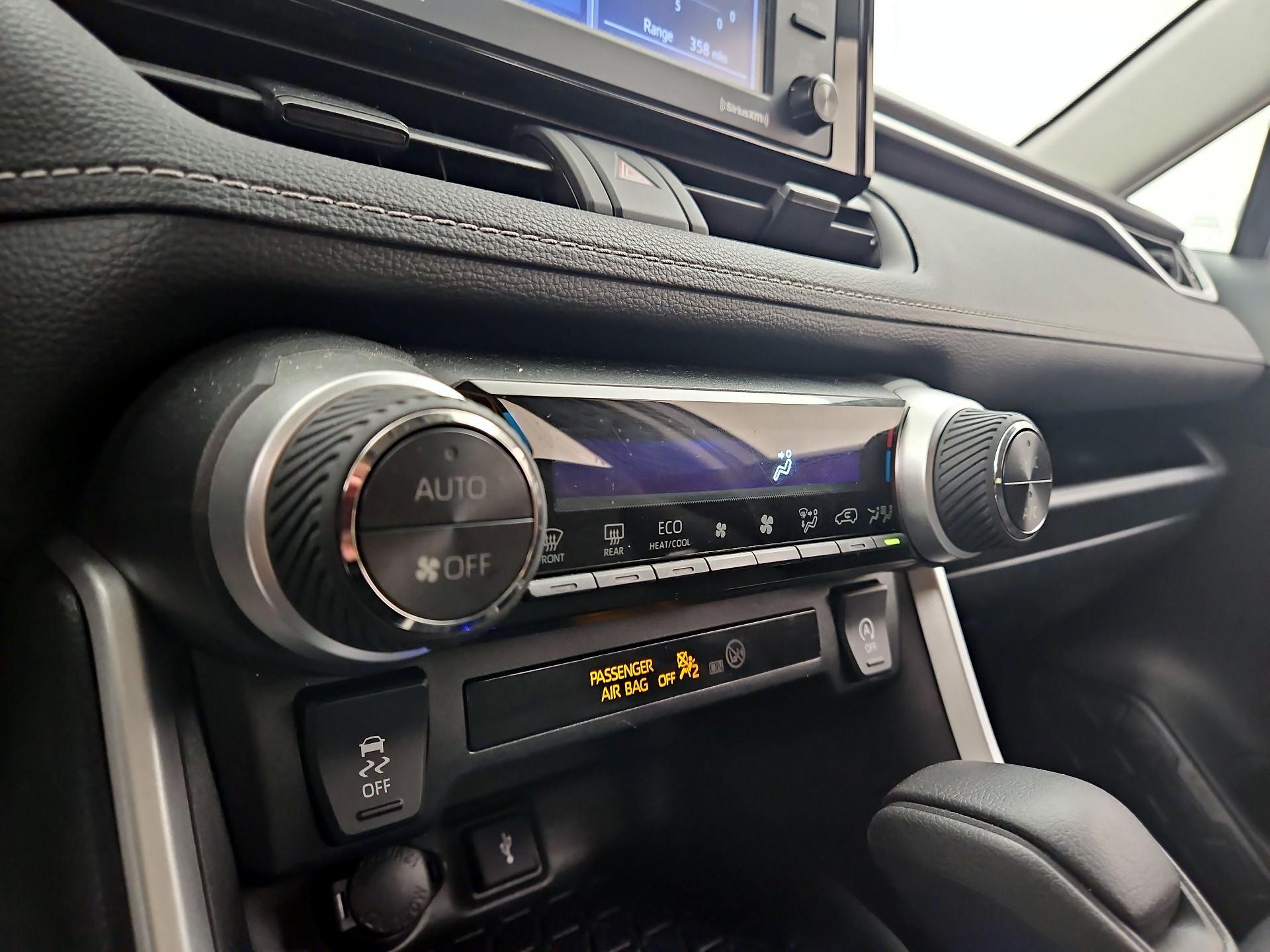 Thumbnail: 2021 Toyota RAV4 - 16