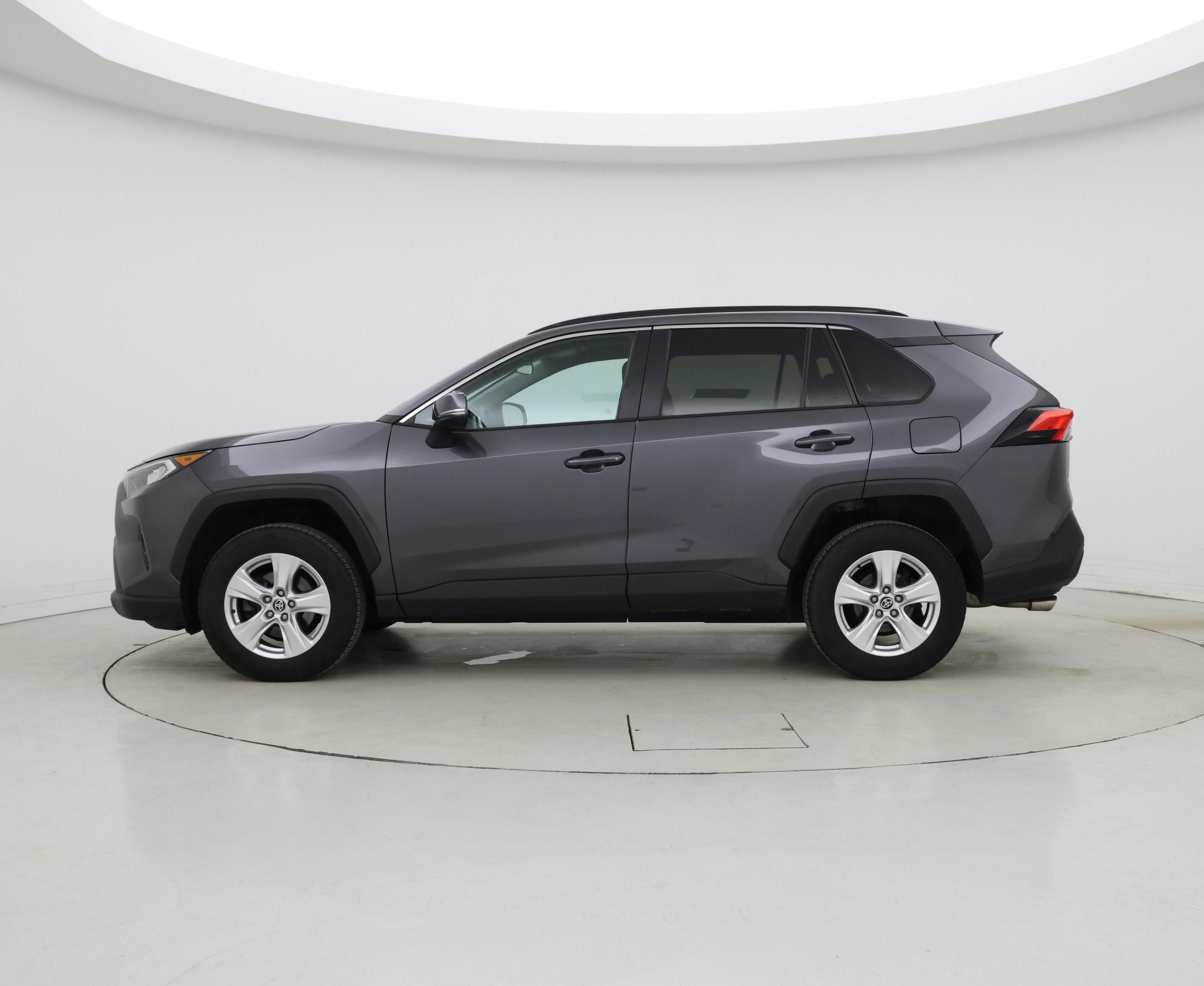 Thumbnail: 2021 Toyota RAV4 - 3