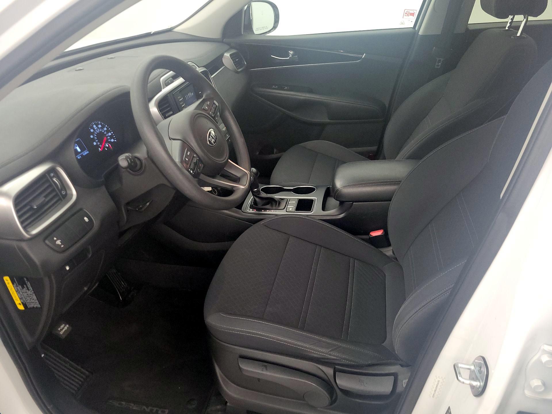 Thumbnail: 2016 Kia Sorento - 11