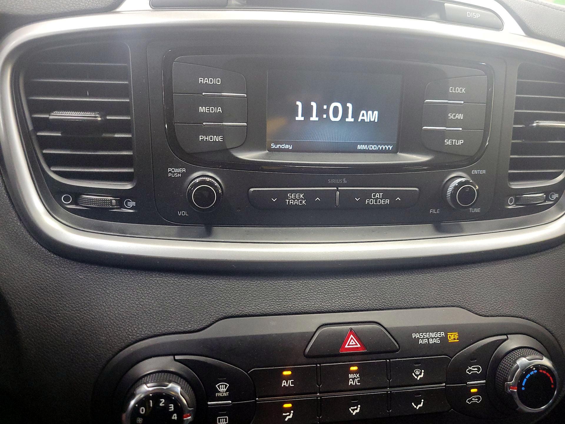 Thumbnail: 2016 Kia Sorento - 14