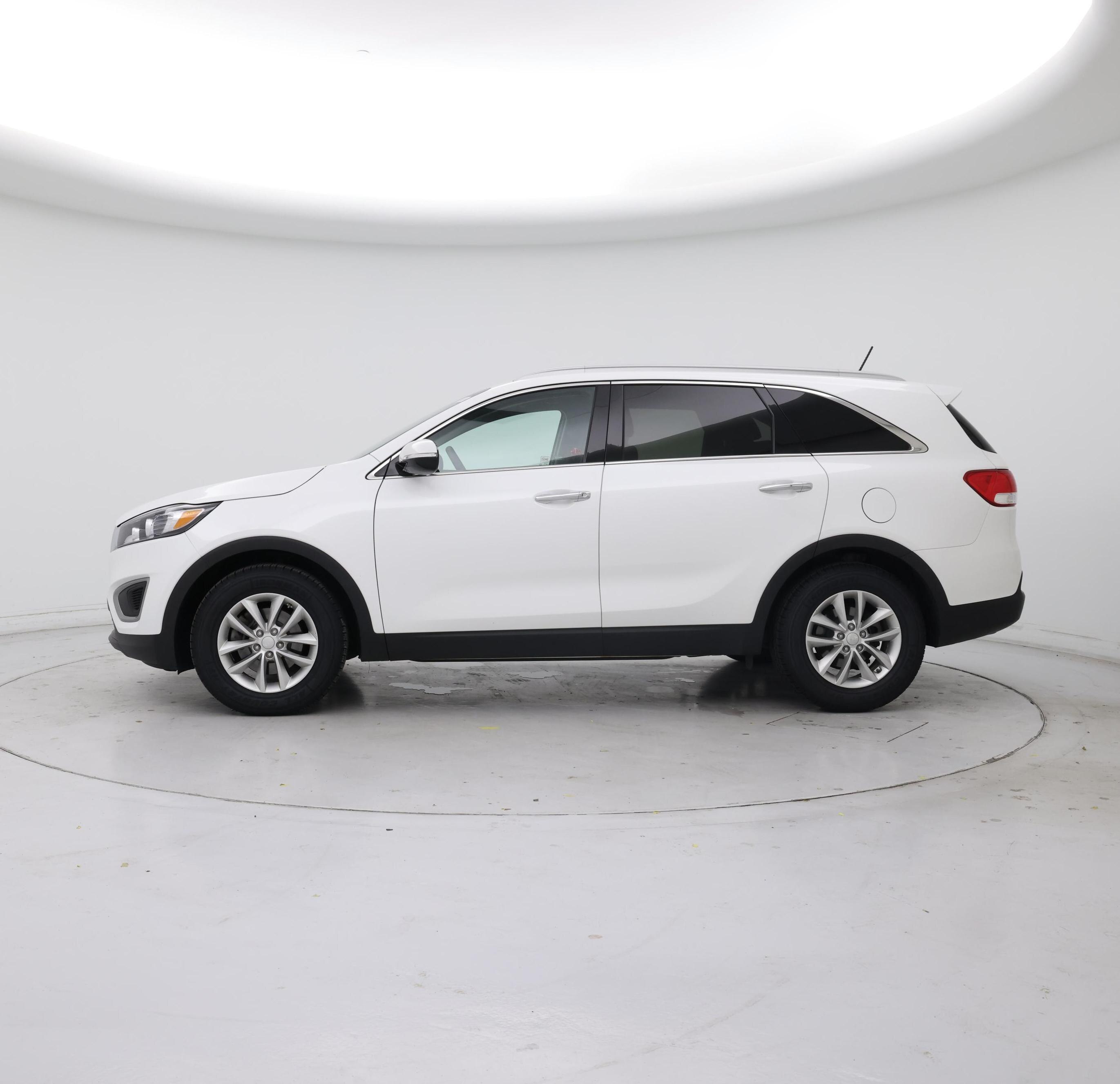 Thumbnail: 2016 Kia Sorento - 3