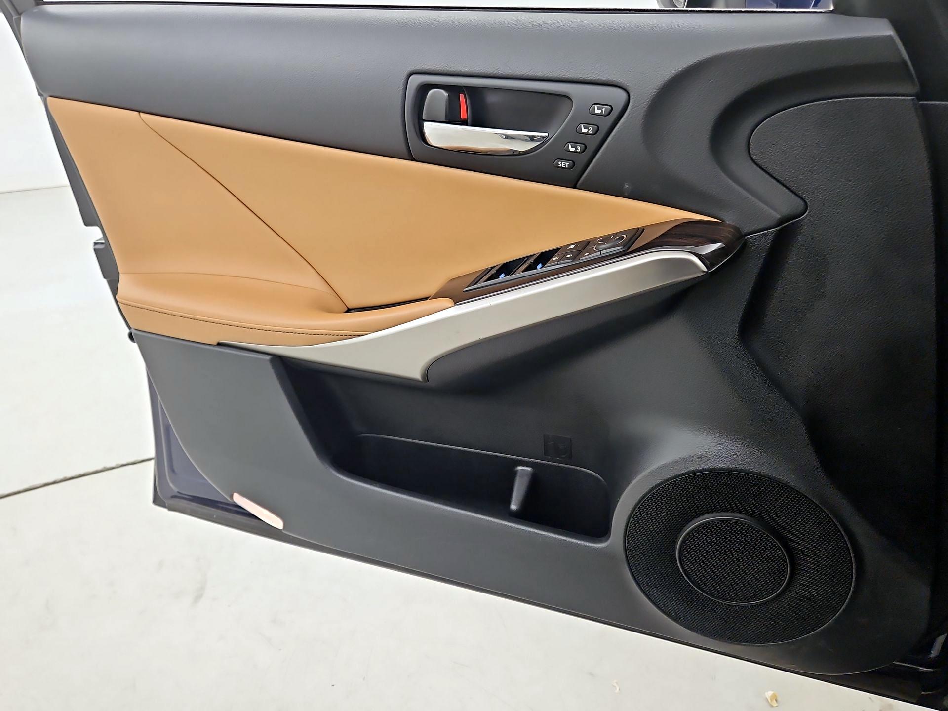 Thumbnail: 2014 Lexus IS - 12