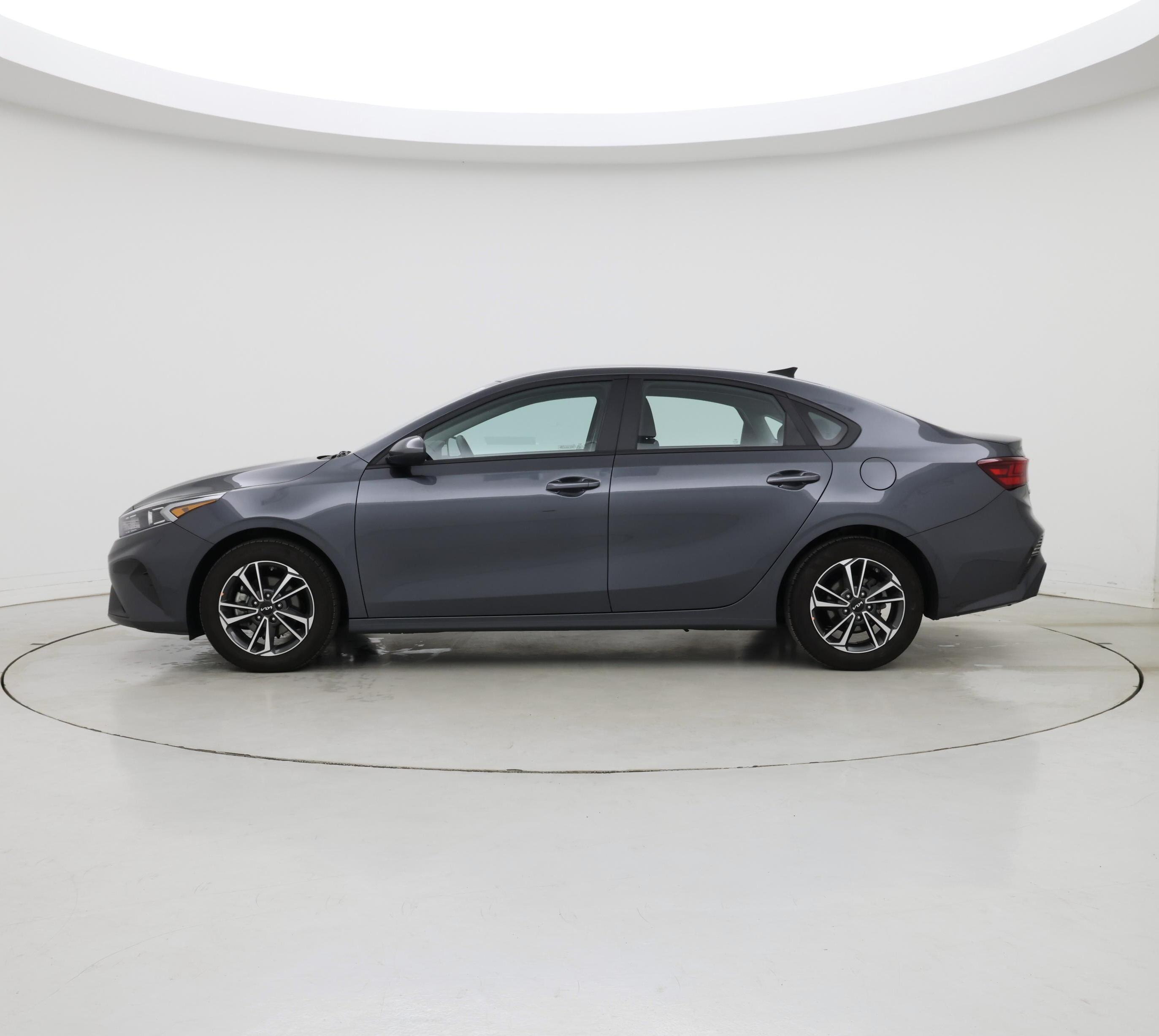 Thumbnail: 2023 Kia Forte - 3