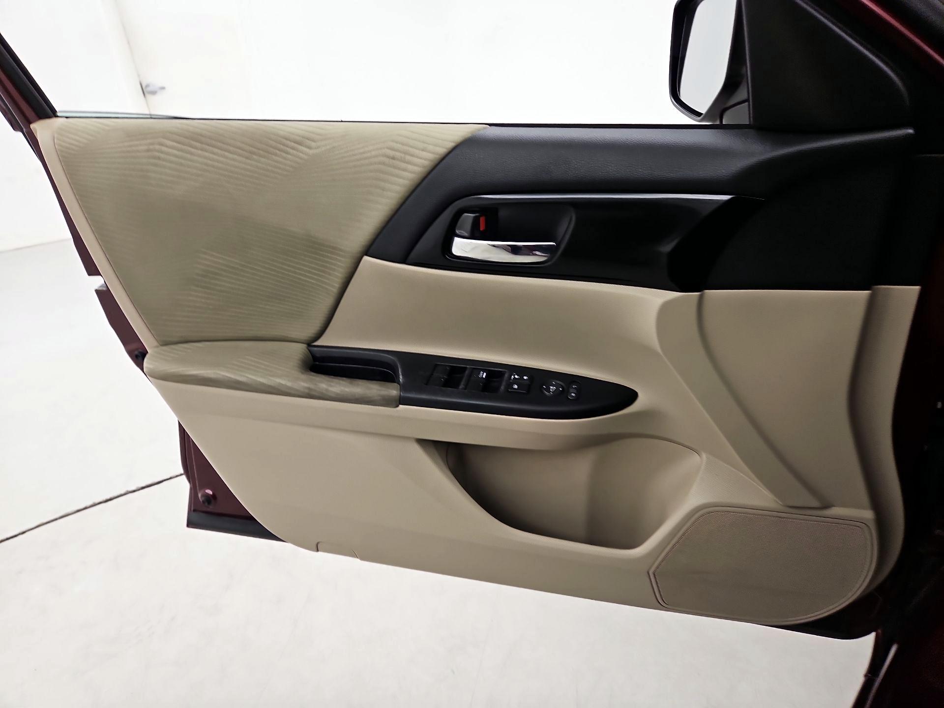 Thumbnail: 2016 Honda Accord - 12