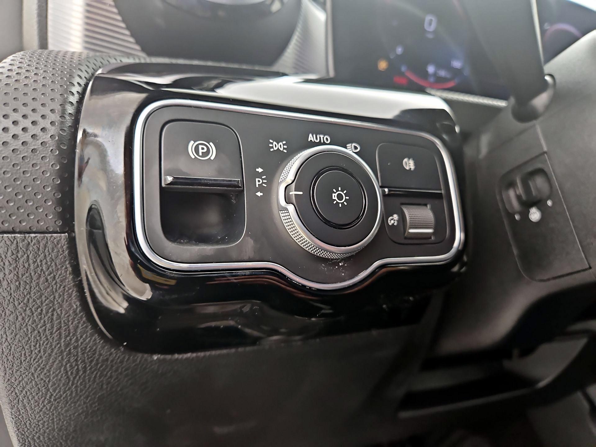 Thumbnail: 2020 Mercedes-Benz A-Class - 13