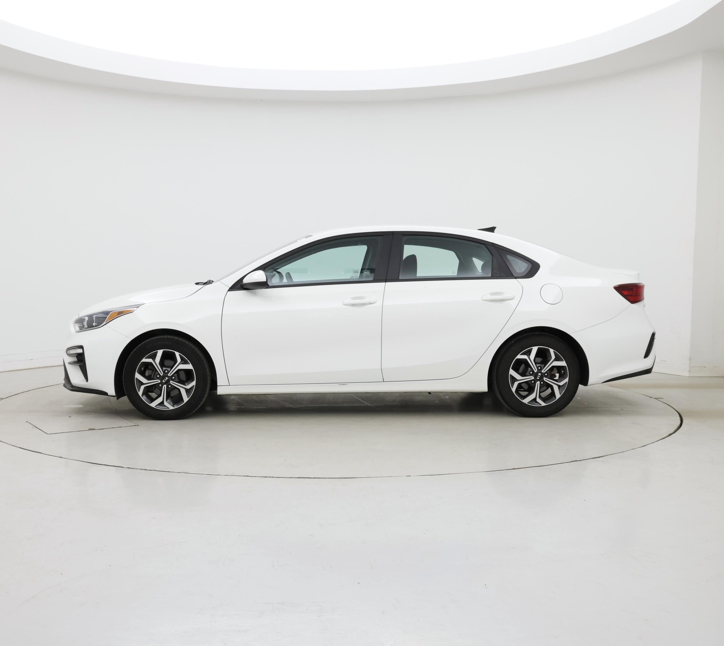 Thumbnail: 2021 Kia Forte - 3