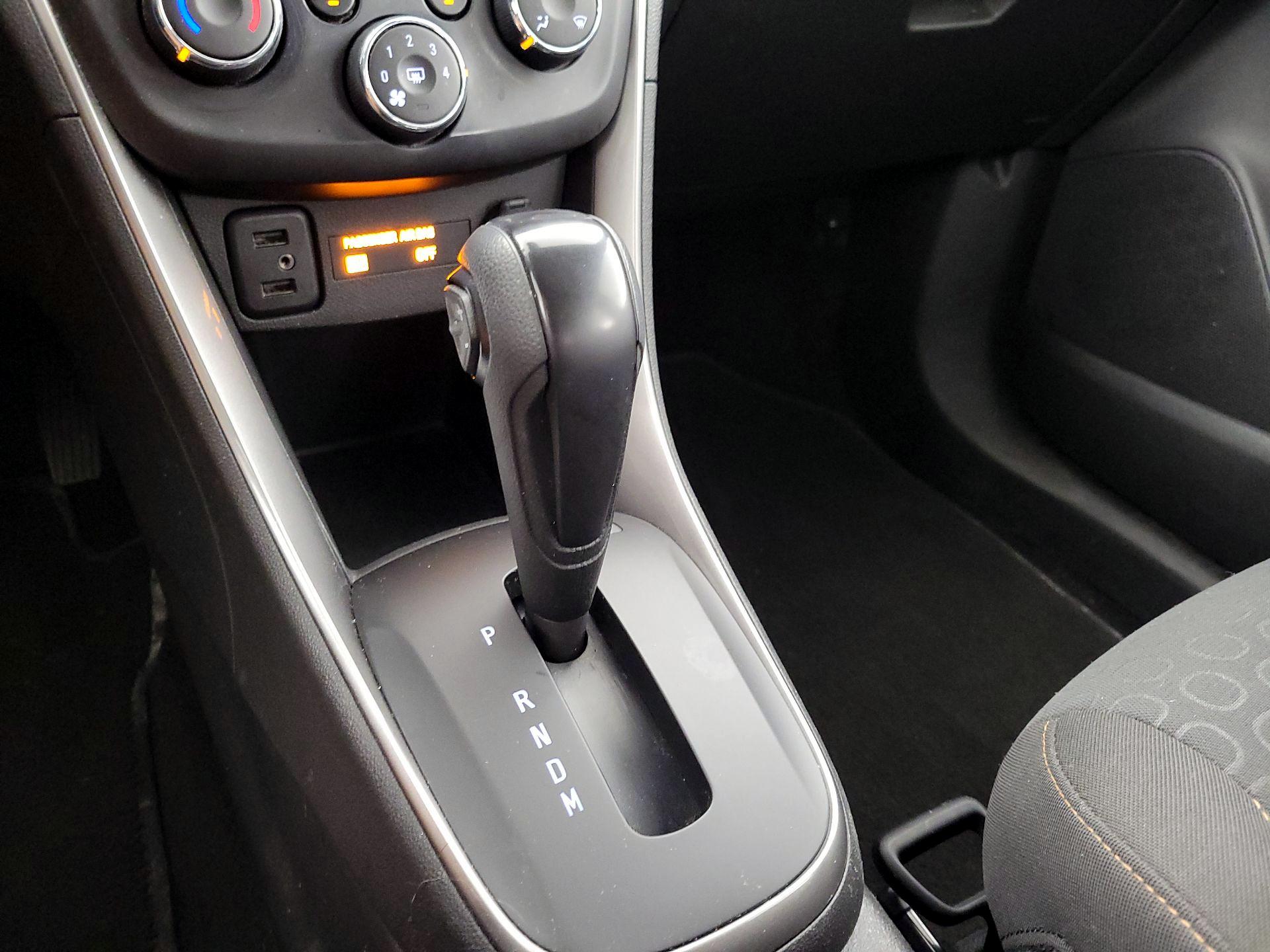 Thumbnail: 2021 Chevrolet Trax - 17
