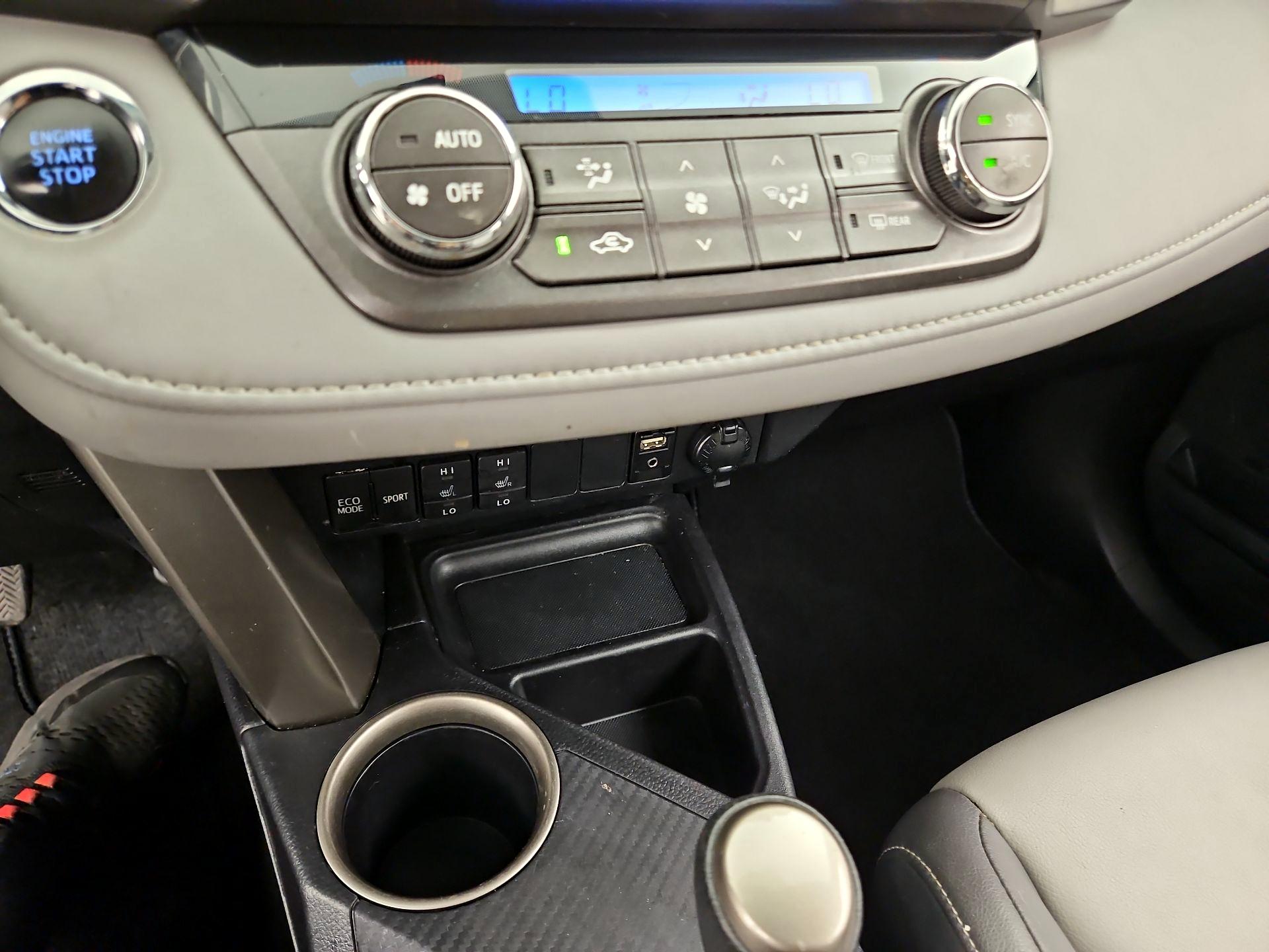 Thumbnail: 2014 Toyota RAV4 - 16