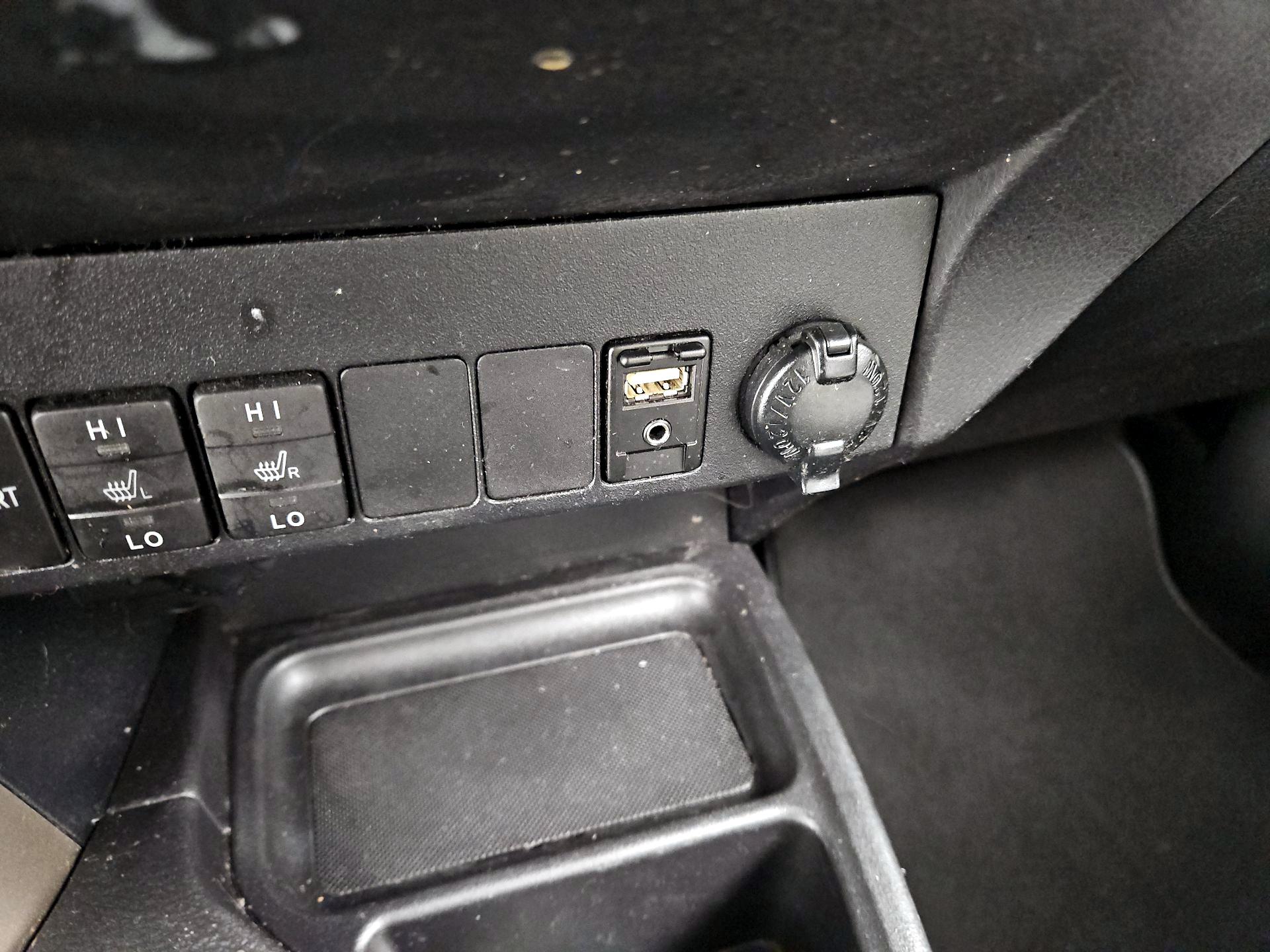 Thumbnail: 2014 Toyota RAV4 - 18