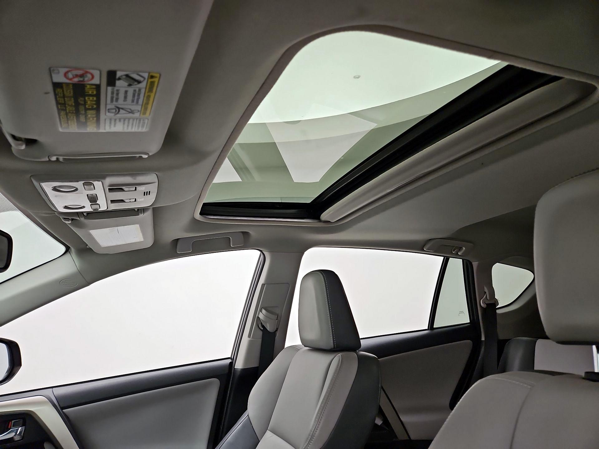 Thumbnail: 2014 Toyota RAV4 - 19