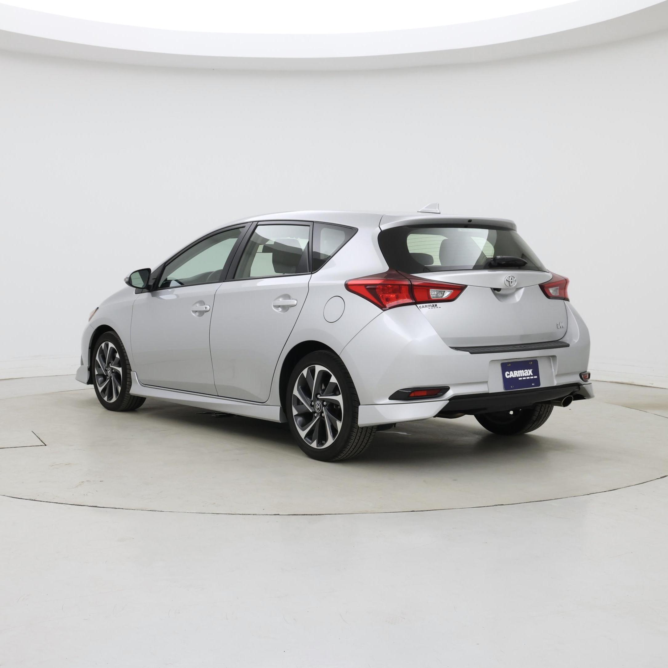 Thumbnail: 2018 Toyota Corolla iM - 2