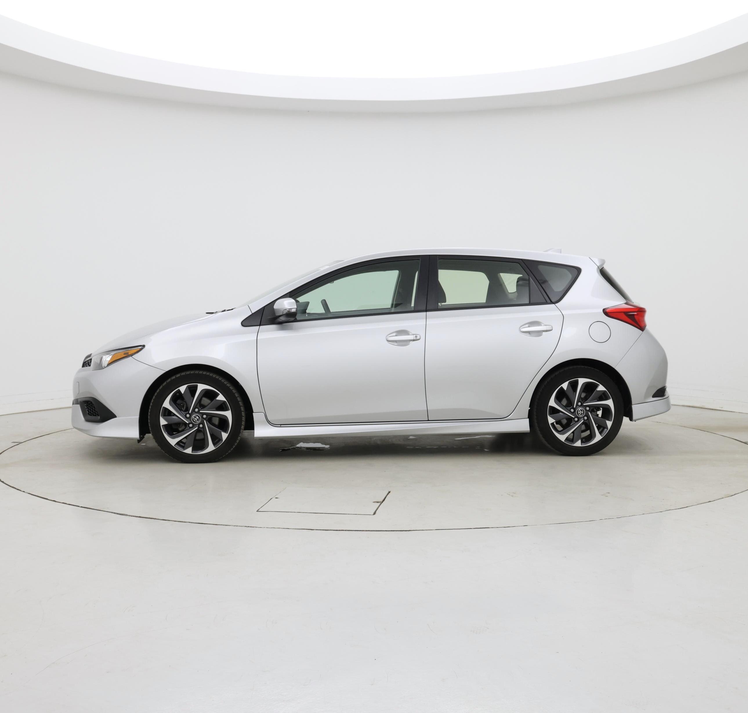 Thumbnail: 2018 Toyota Corolla iM - 3