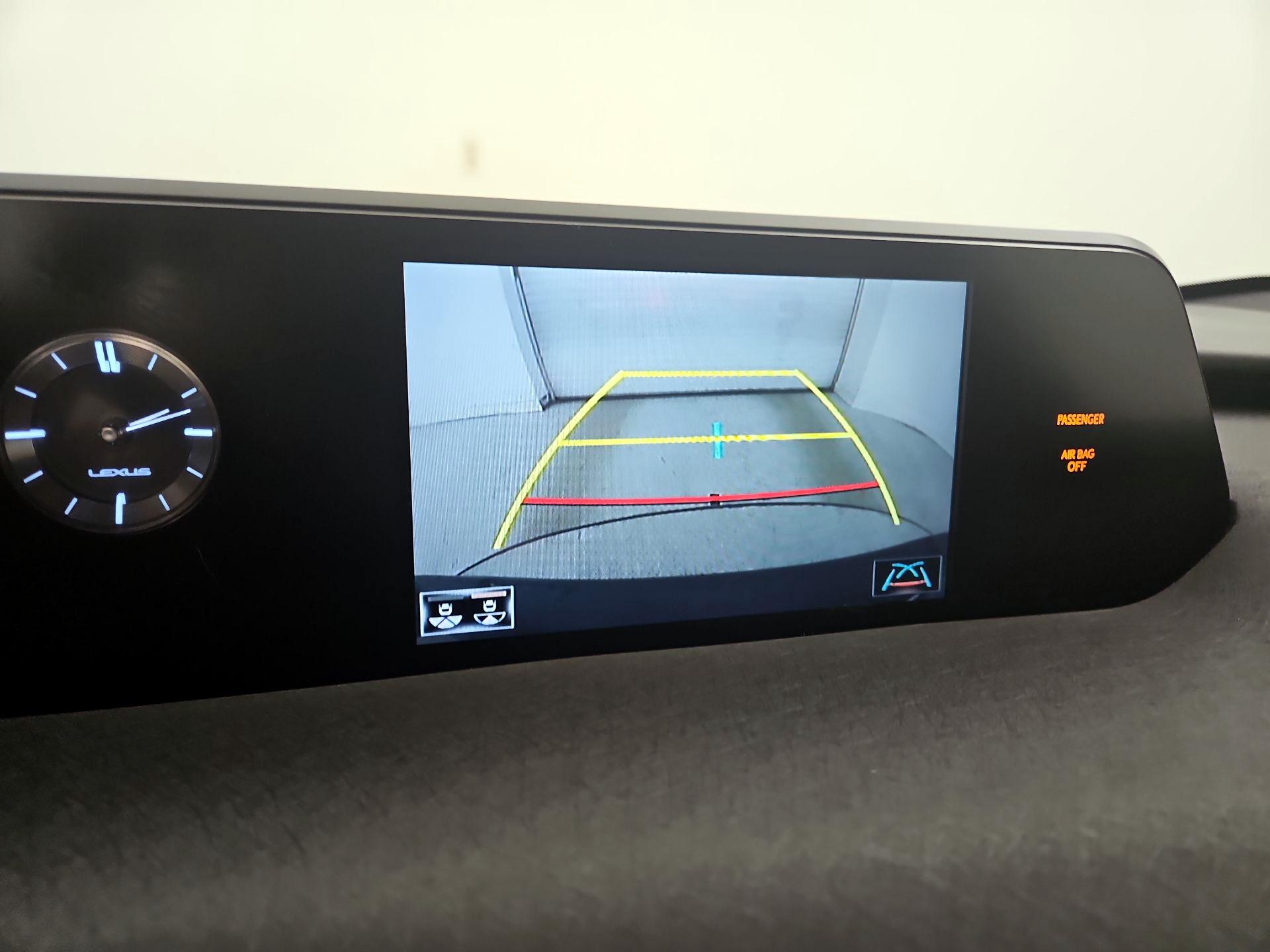 Thumbnail: 2019 Lexus UX - 14