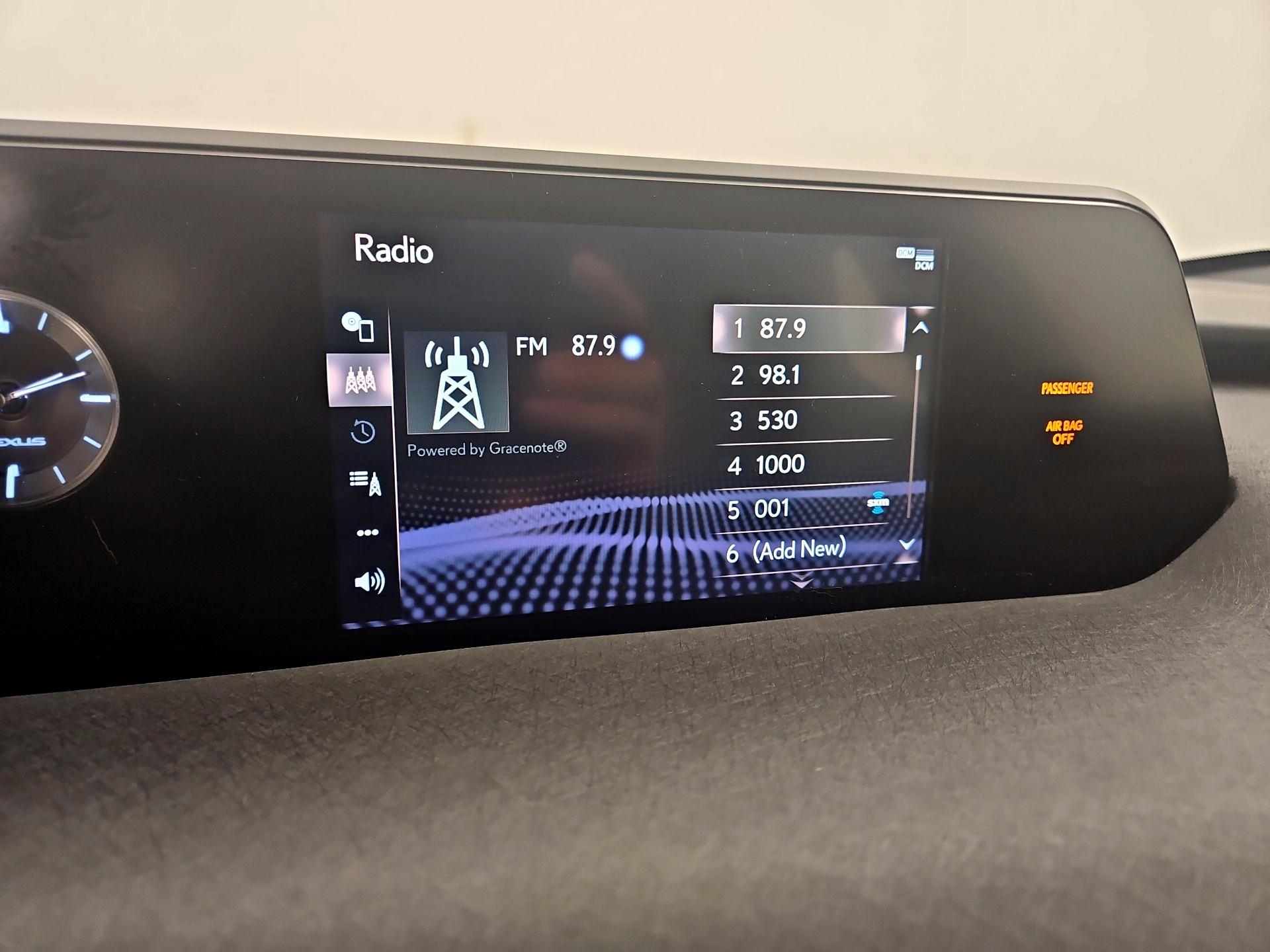 Thumbnail: 2019 Lexus UX - 15