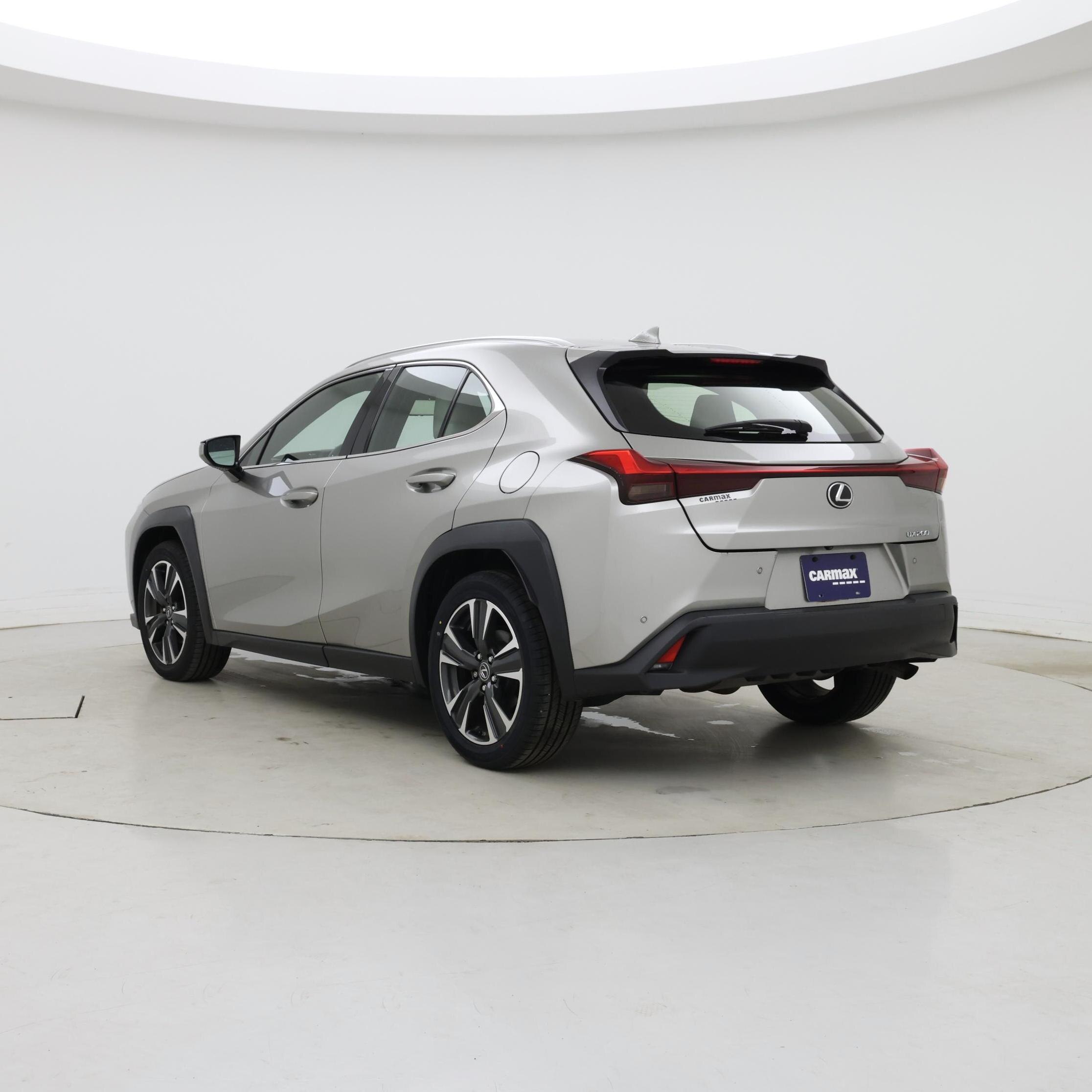 Thumbnail: 2019 Lexus UX - 2