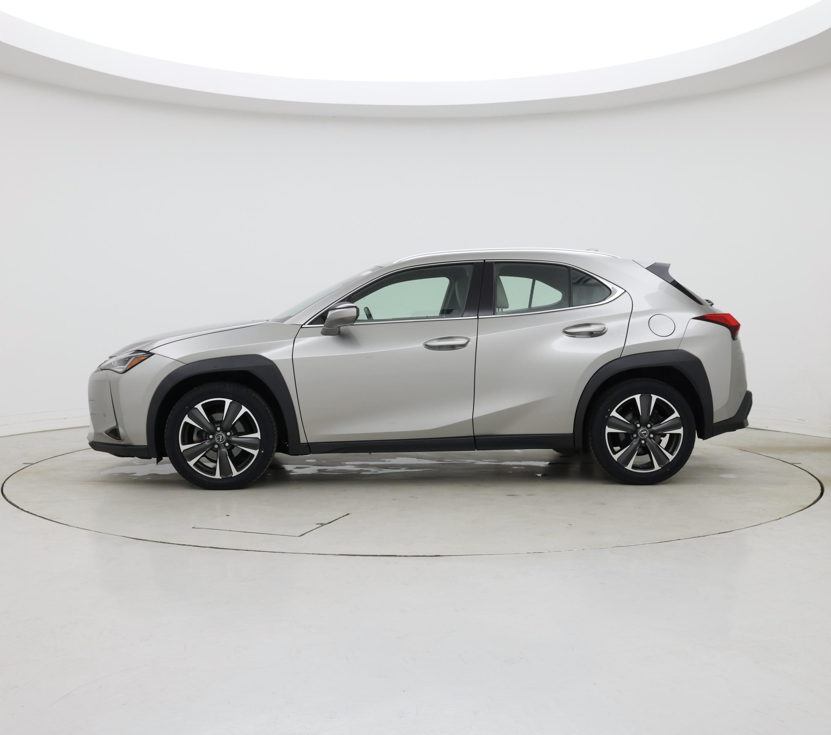 Thumbnail: 2019 Lexus UX - 3