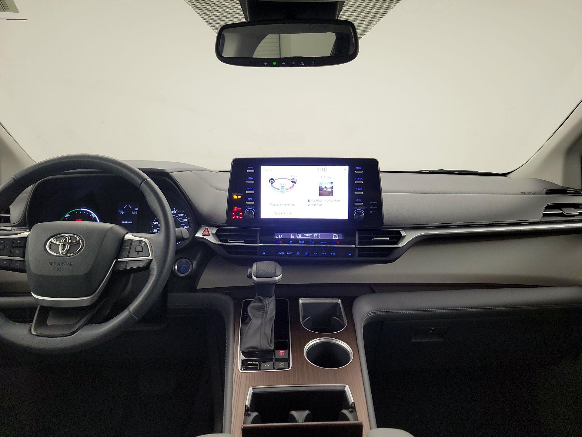Thumbnail: 2022 Toyota Sienna - 9