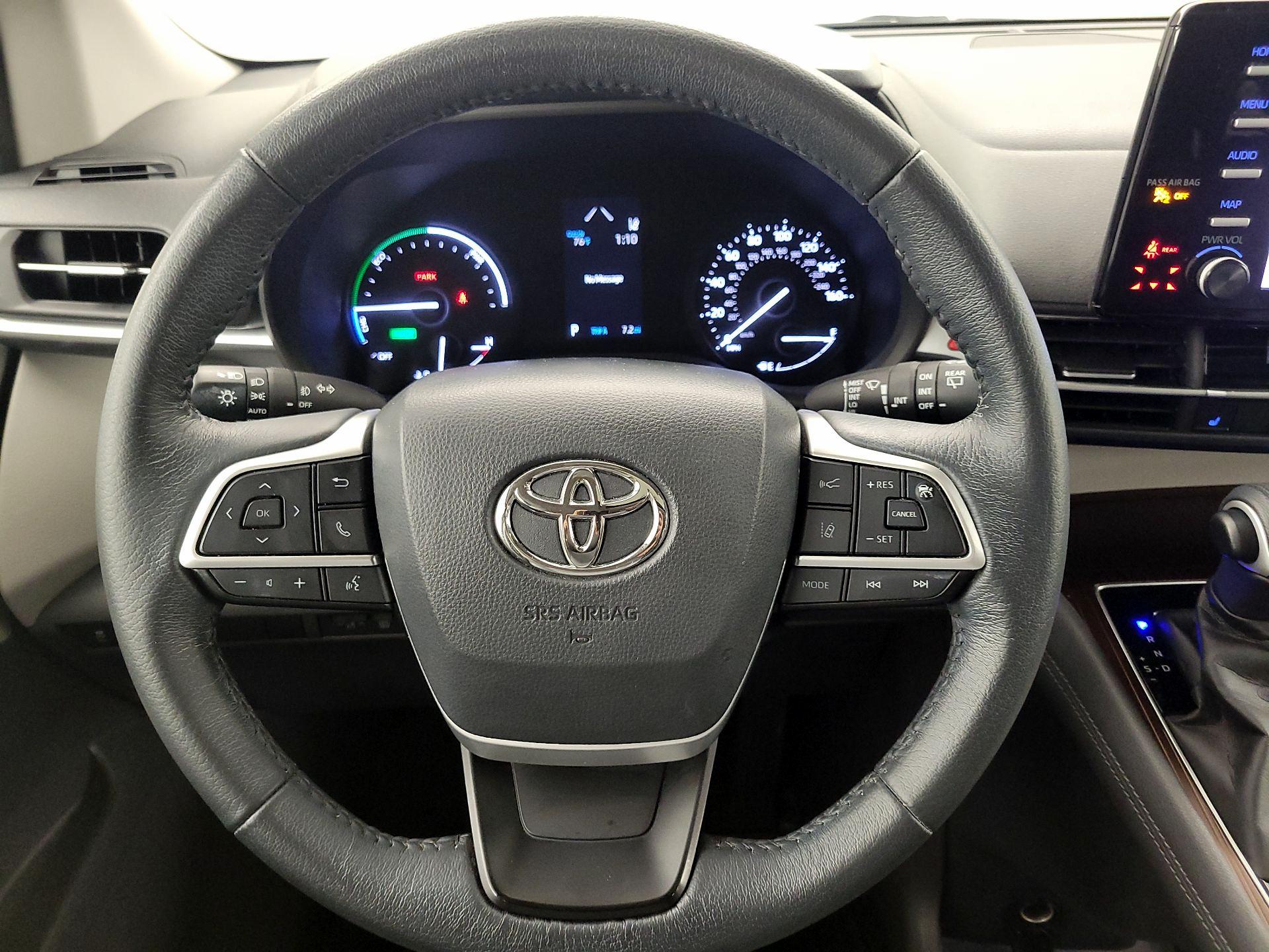 Thumbnail: 2022 Toyota Sienna - 10