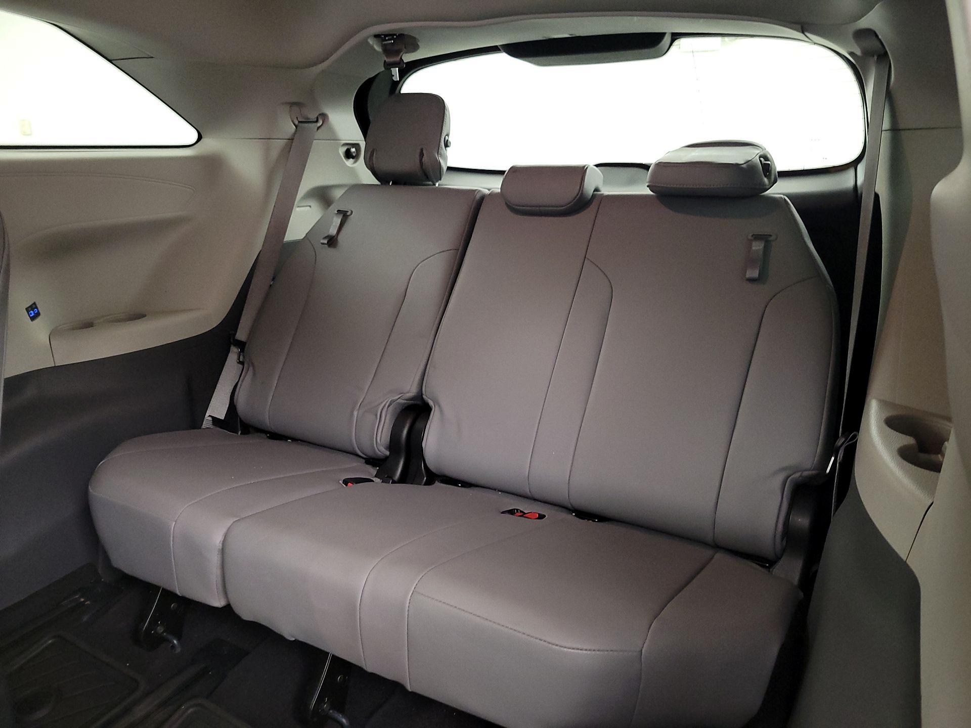 Thumbnail: 2022 Toyota Sienna - 20