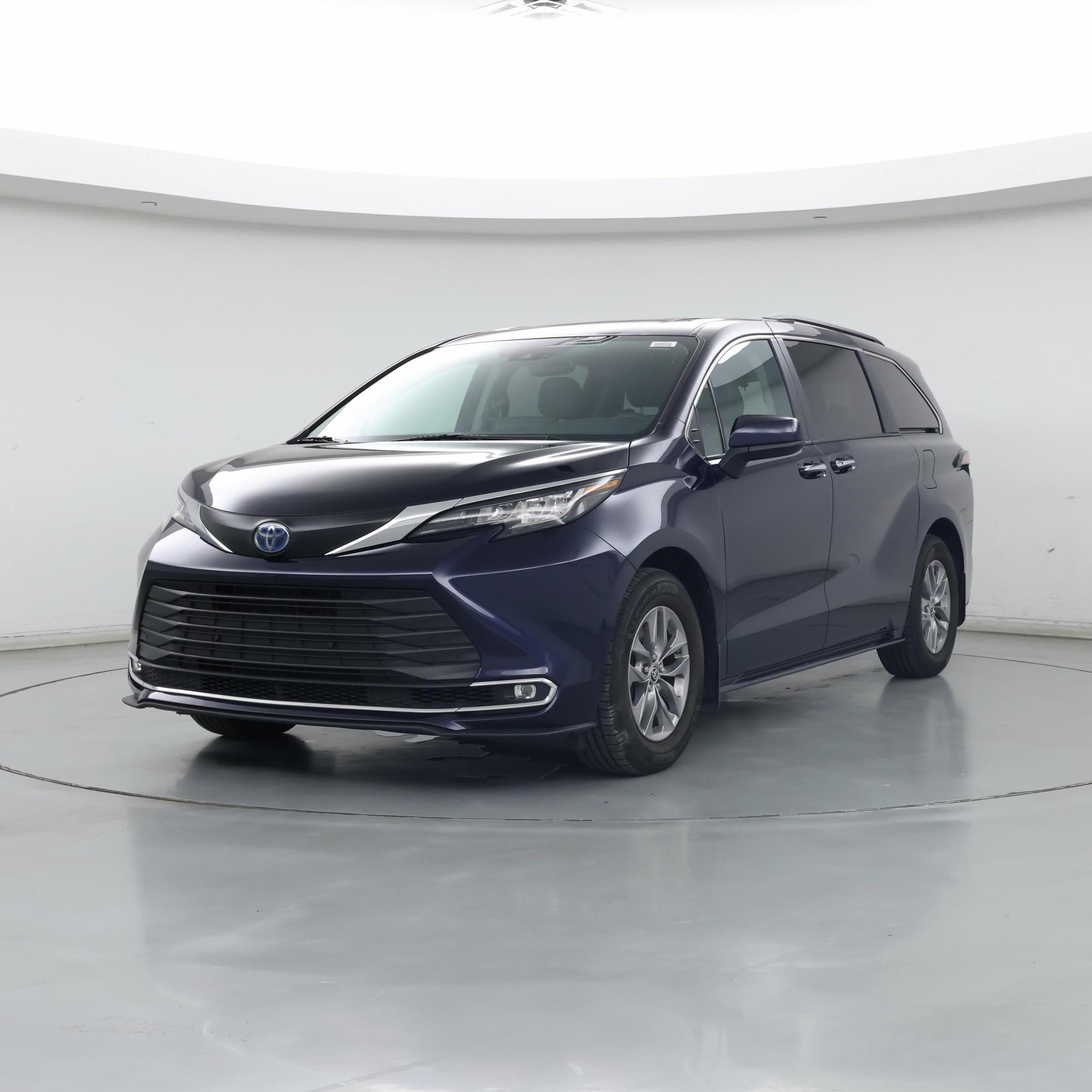 Thumbnail: 2022 Toyota Sienna - 4