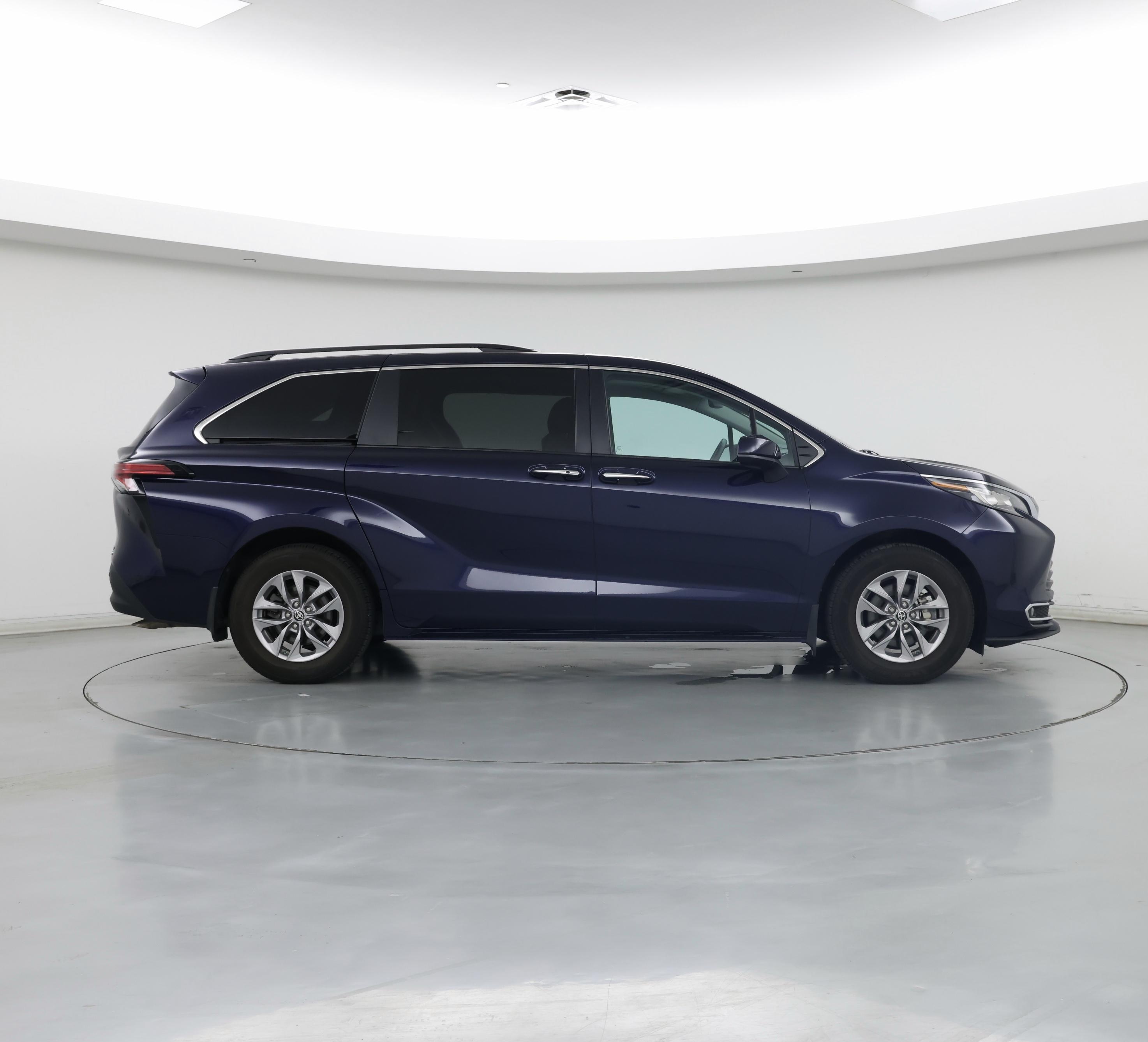 Thumbnail: 2022 Toyota Sienna - 7
