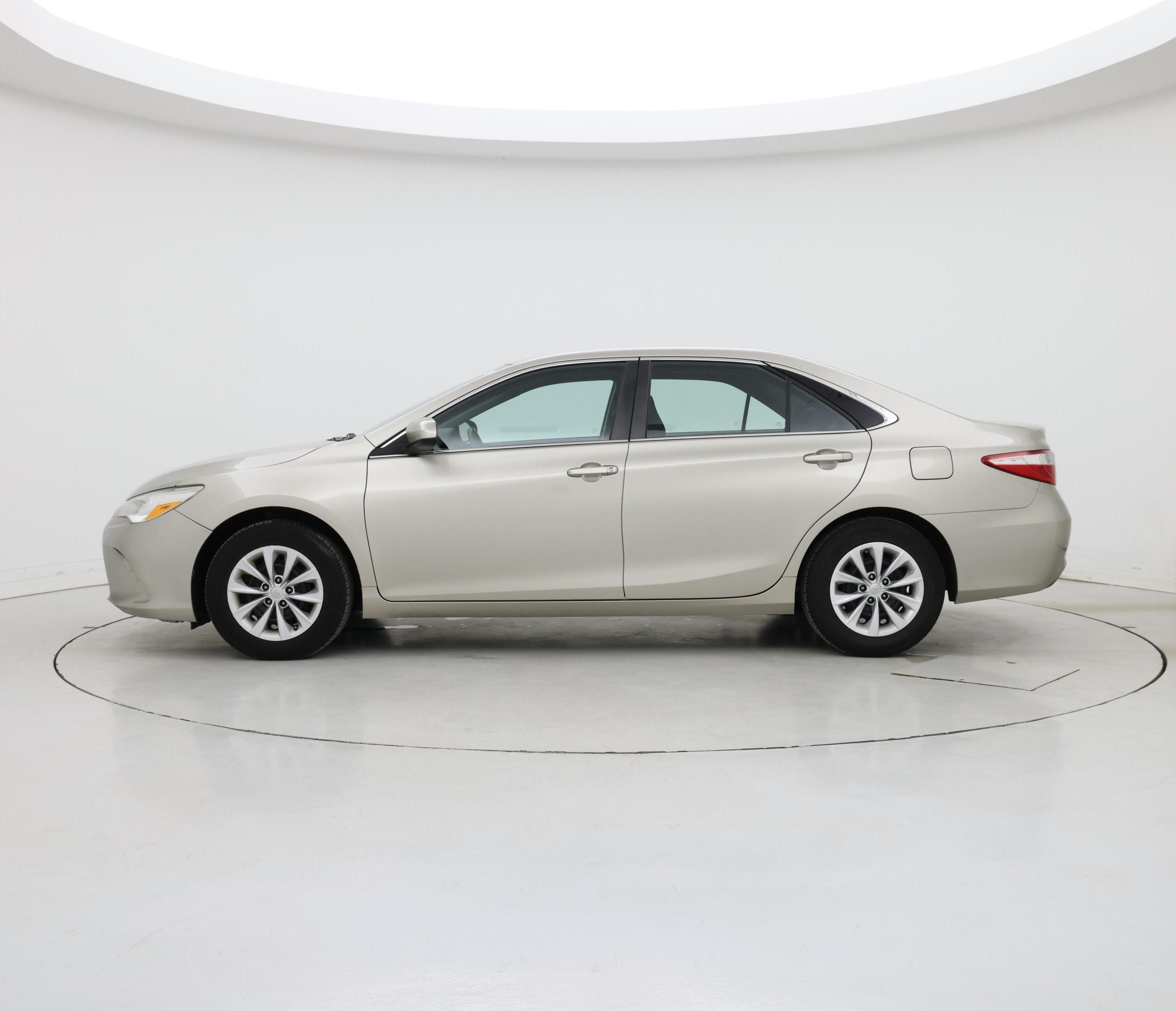 Thumbnail: 2017 Toyota Camry - 3