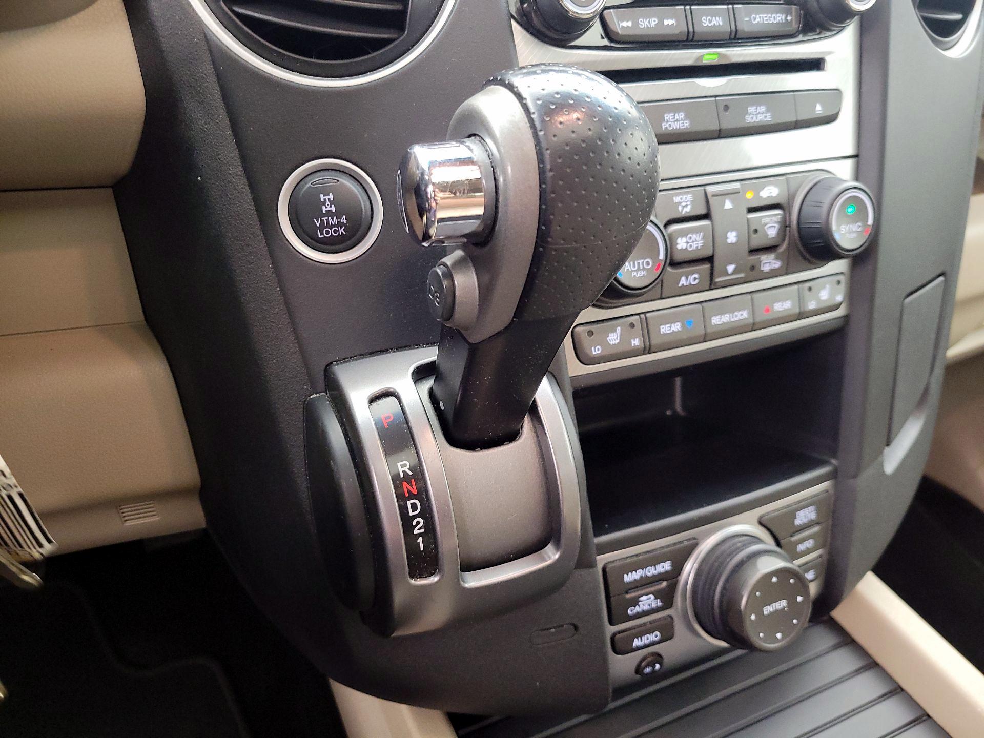 Thumbnail: 2015 Honda Pilot - 18