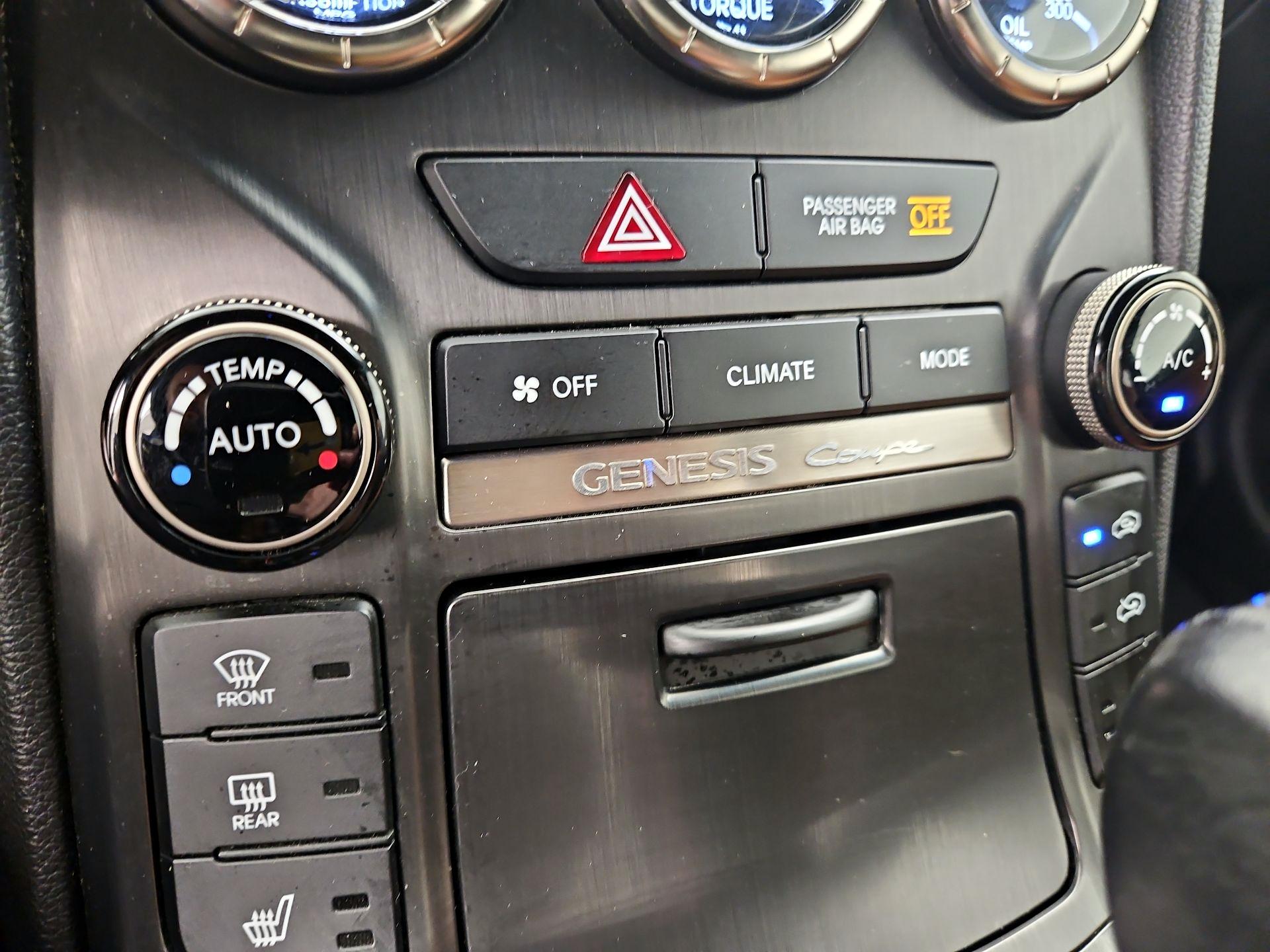 Thumbnail: 2013 Hyundai Genesis - 16
