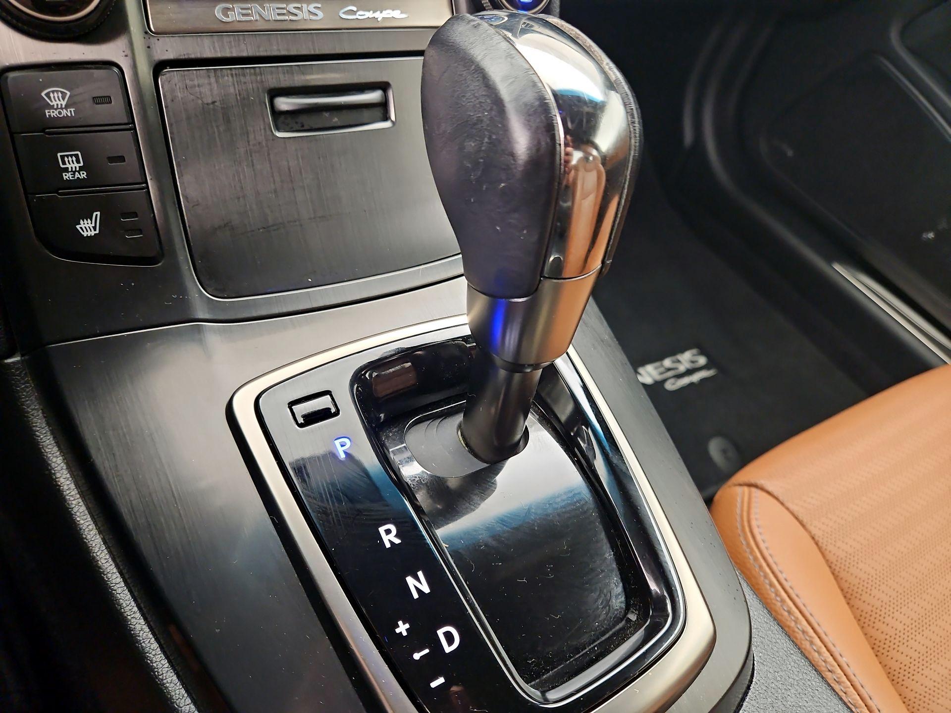Thumbnail: 2013 Hyundai Genesis - 17