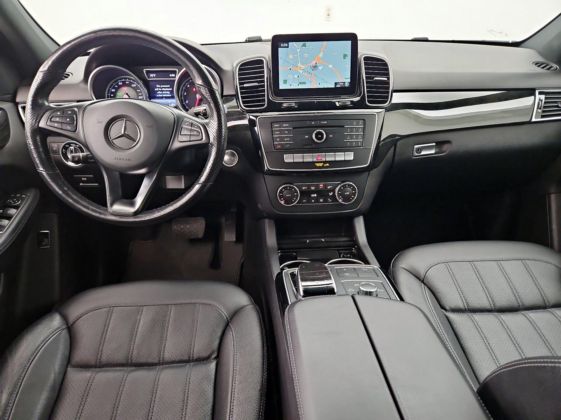 Thumbnail: 2016 Mercedes-Benz GLE - 9