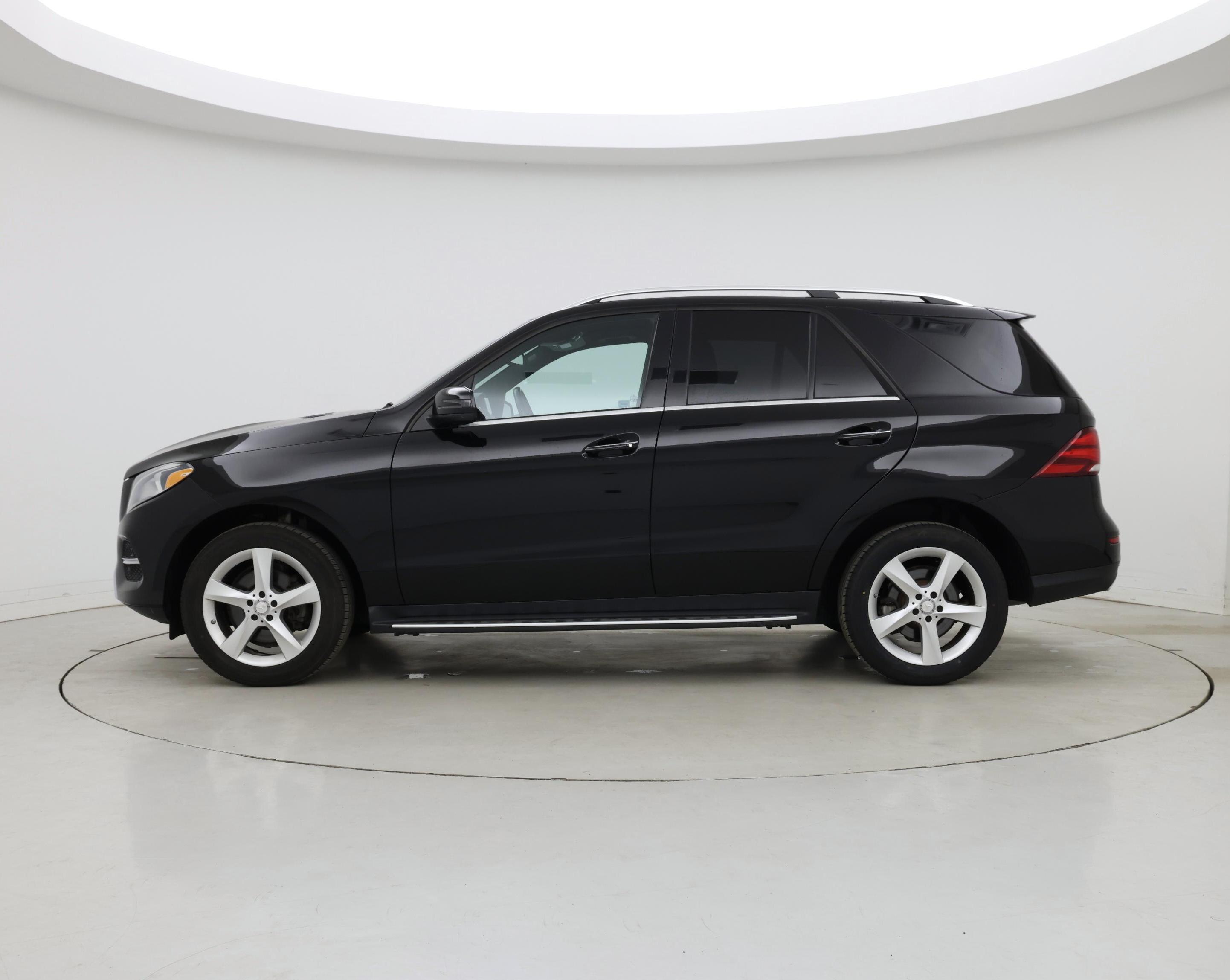 Thumbnail: 2016 Mercedes-Benz GLE - 3