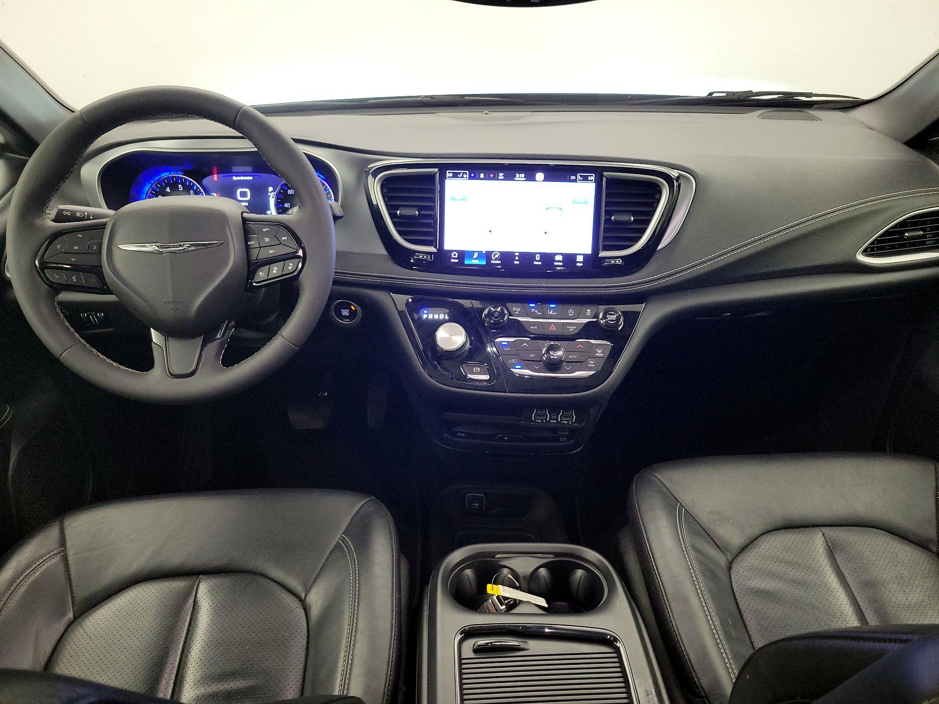 Thumbnail: 2022 Chrysler Pacifica - 9