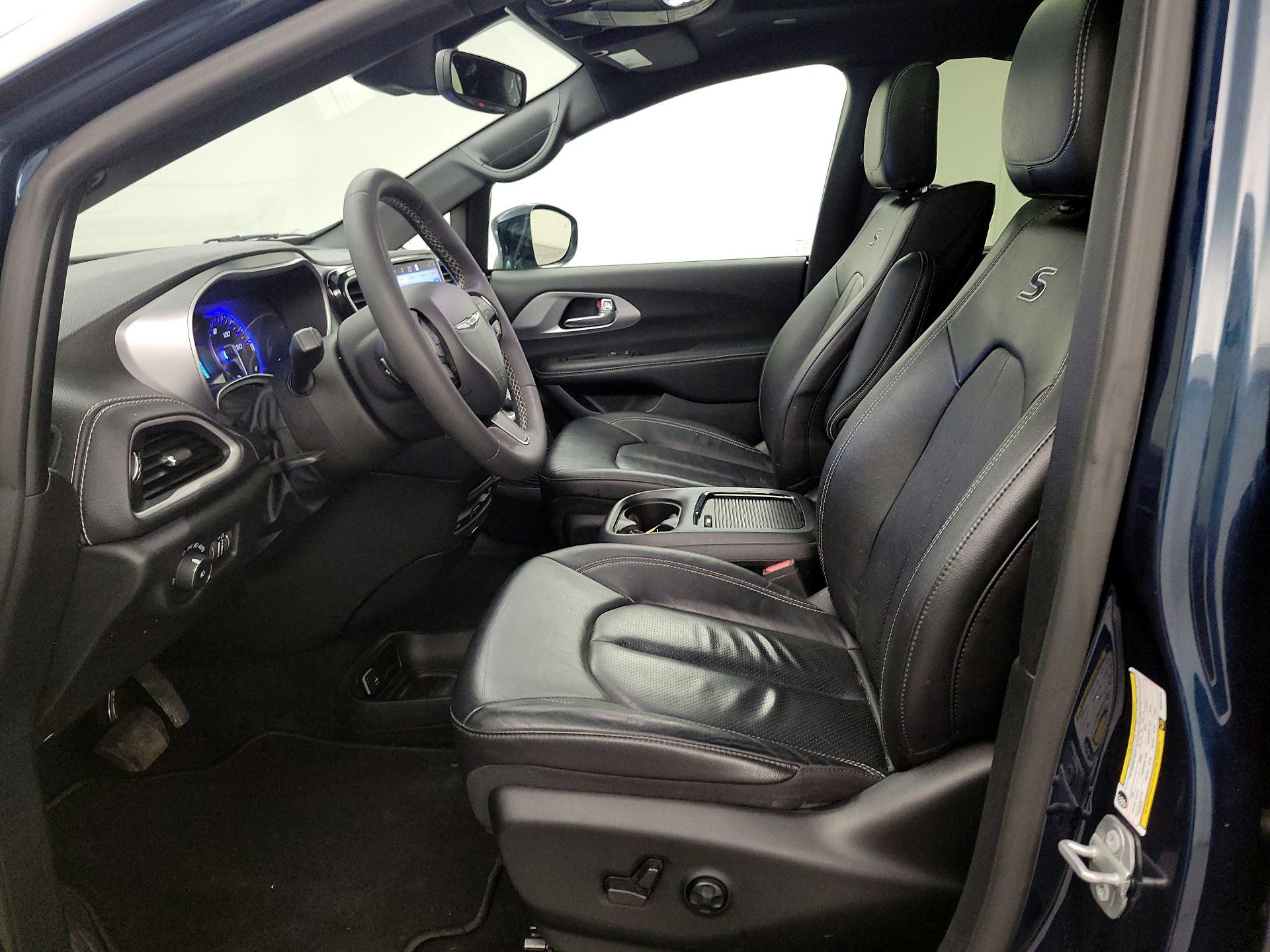 Thumbnail: 2022 Chrysler Pacifica - 11
