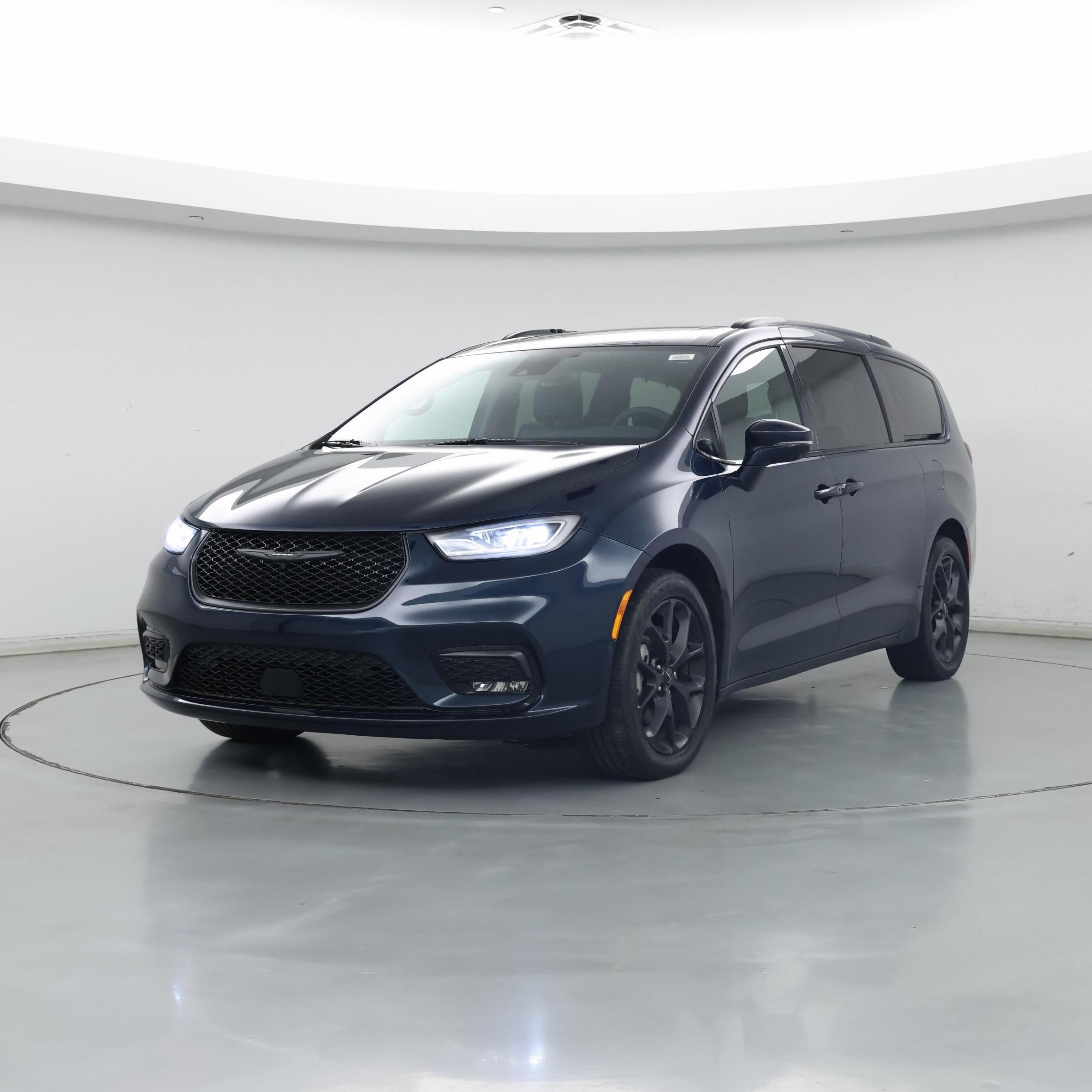 Thumbnail: 2022 Chrysler Pacifica - 4