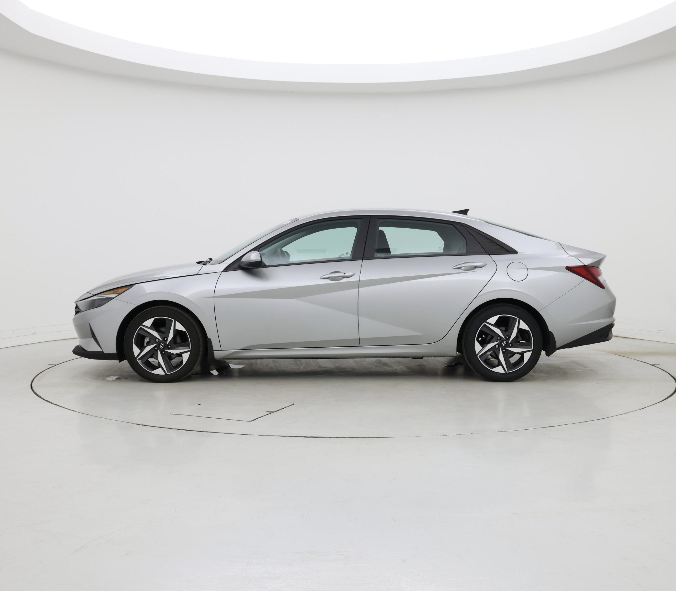 Thumbnail: 2023 Hyundai Elantra - 3