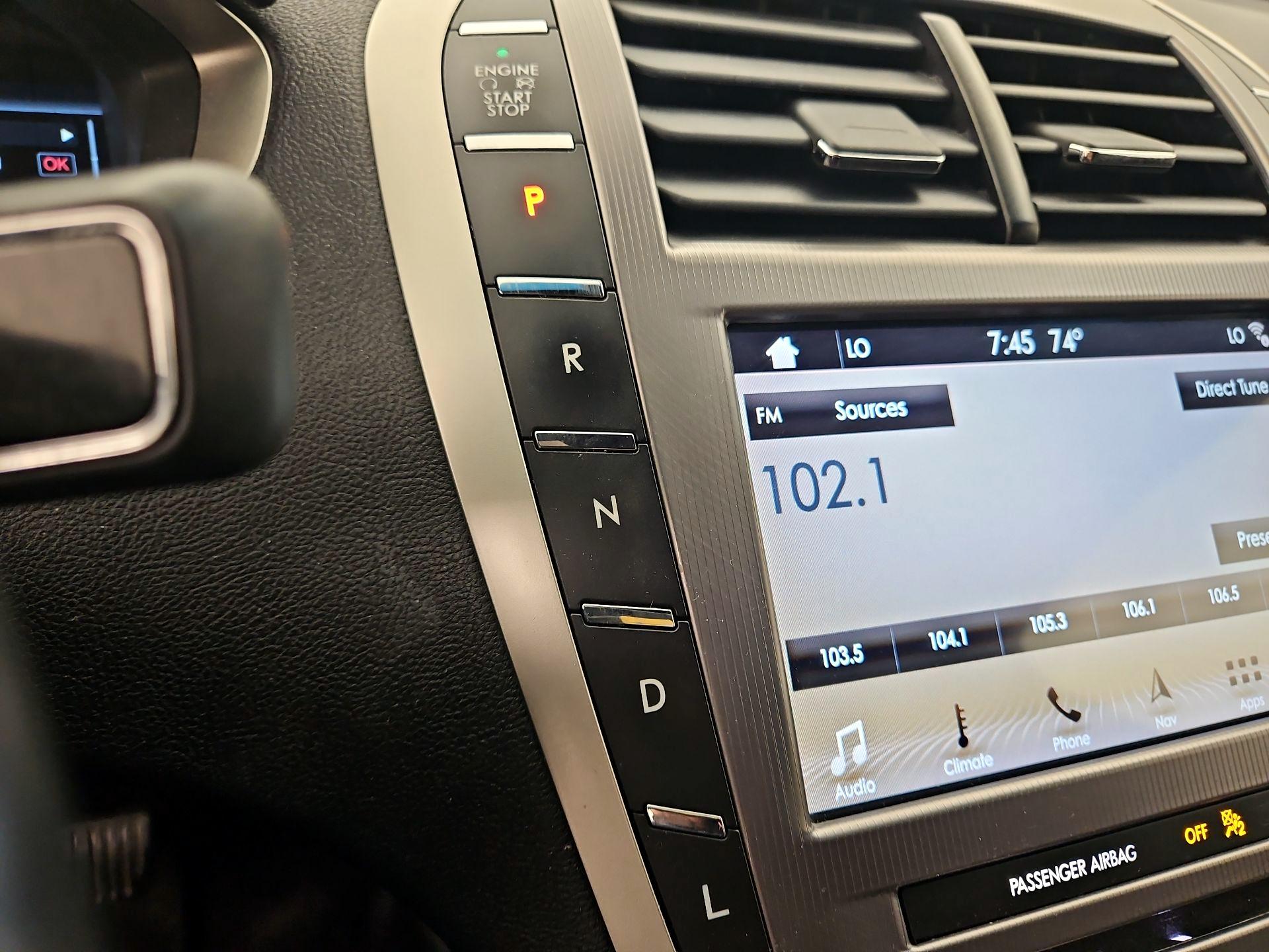Thumbnail: 2017 Lincoln MKZ - 18