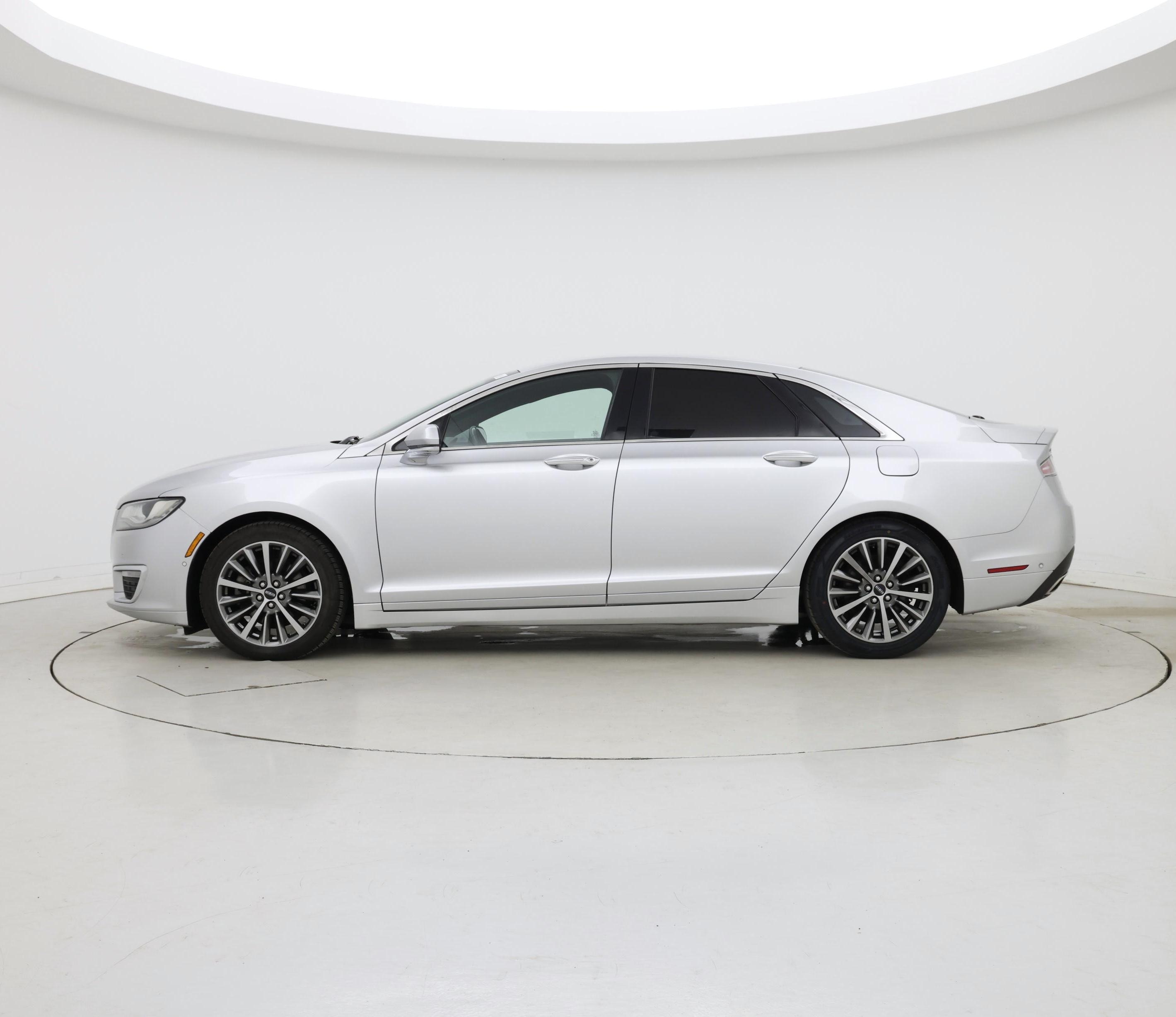 Thumbnail: 2017 Lincoln MKZ - 3