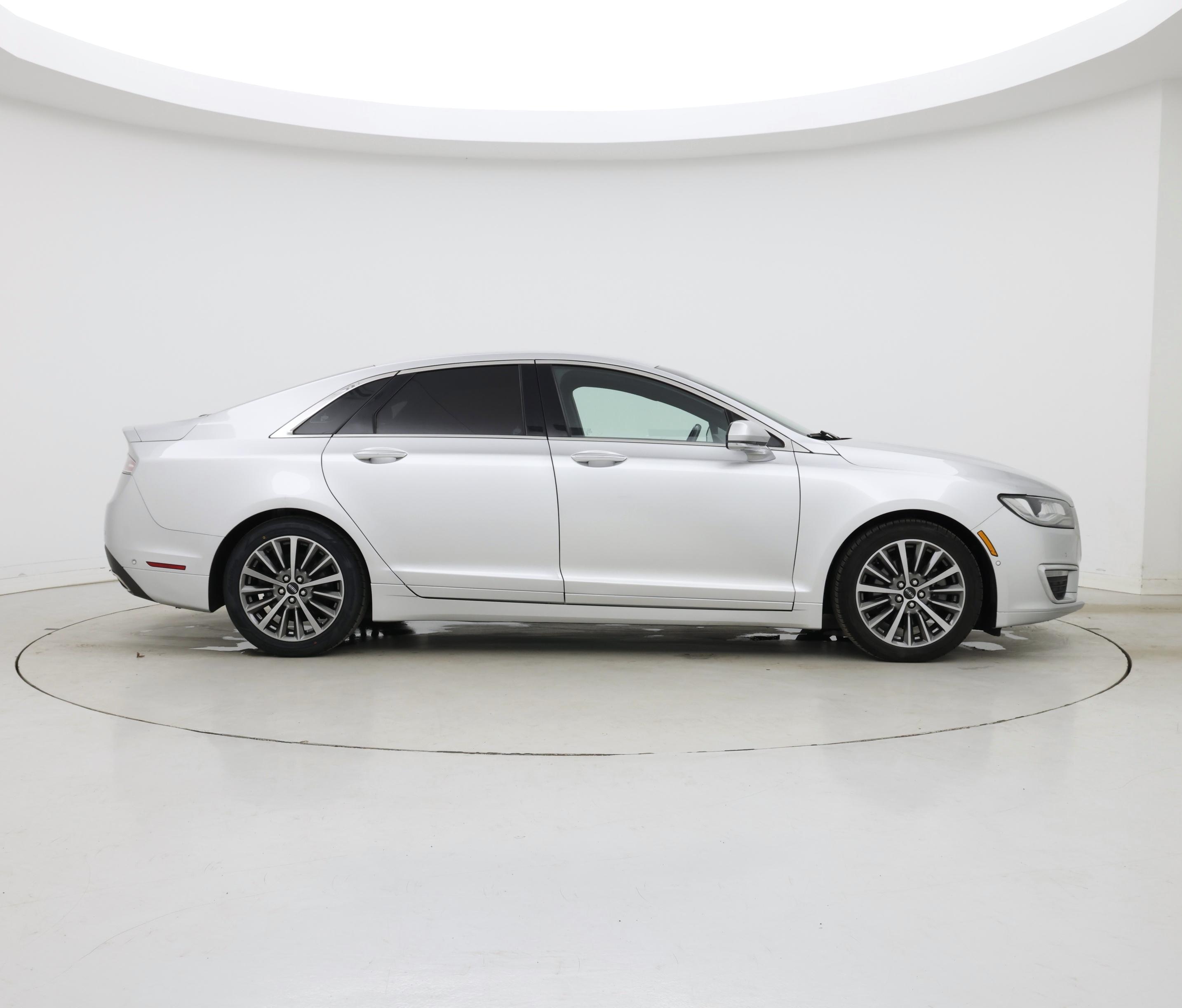 Thumbnail: 2017 Lincoln MKZ - 7
