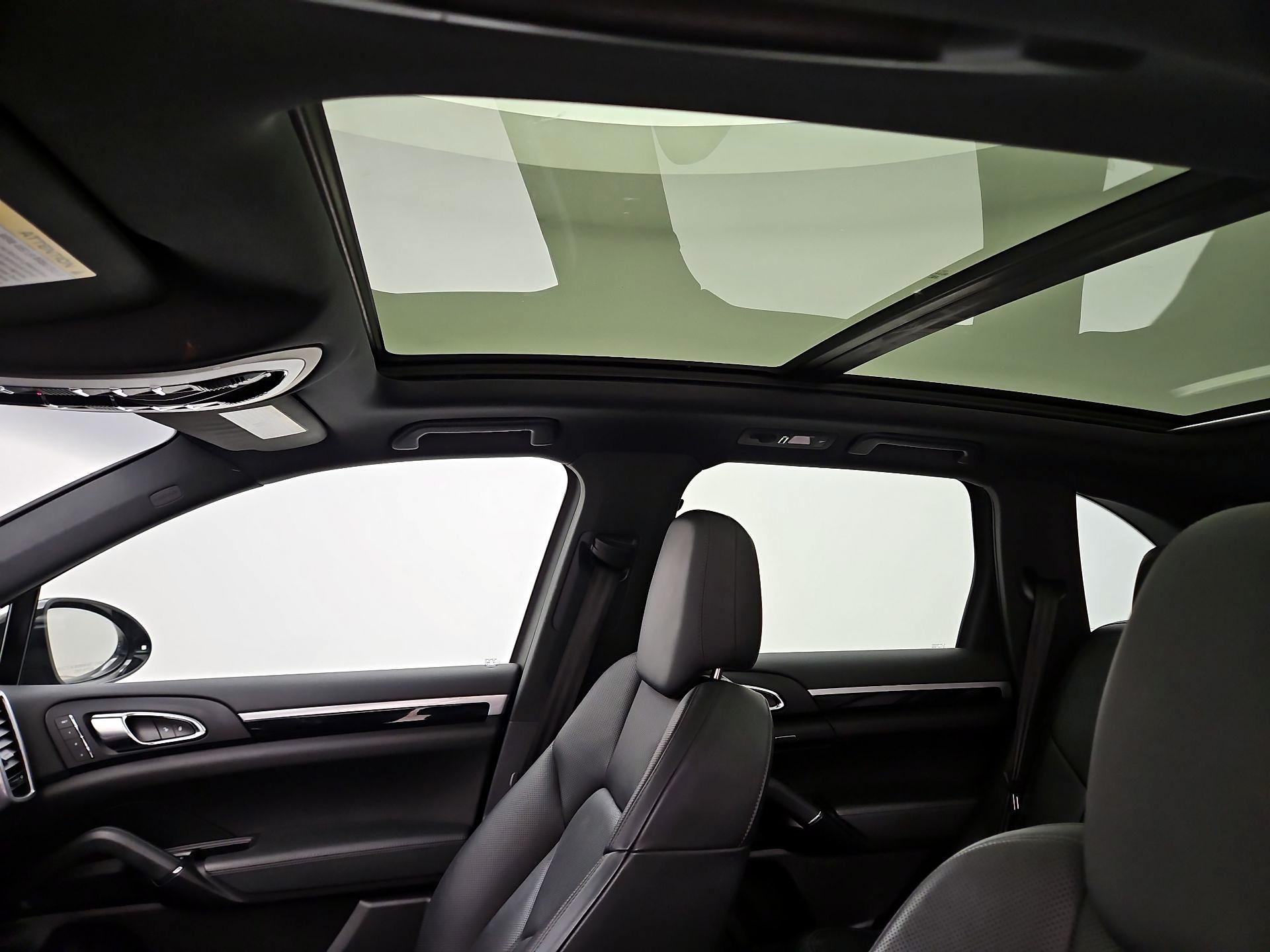 Thumbnail: 2016 Porsche Cayenne - 20