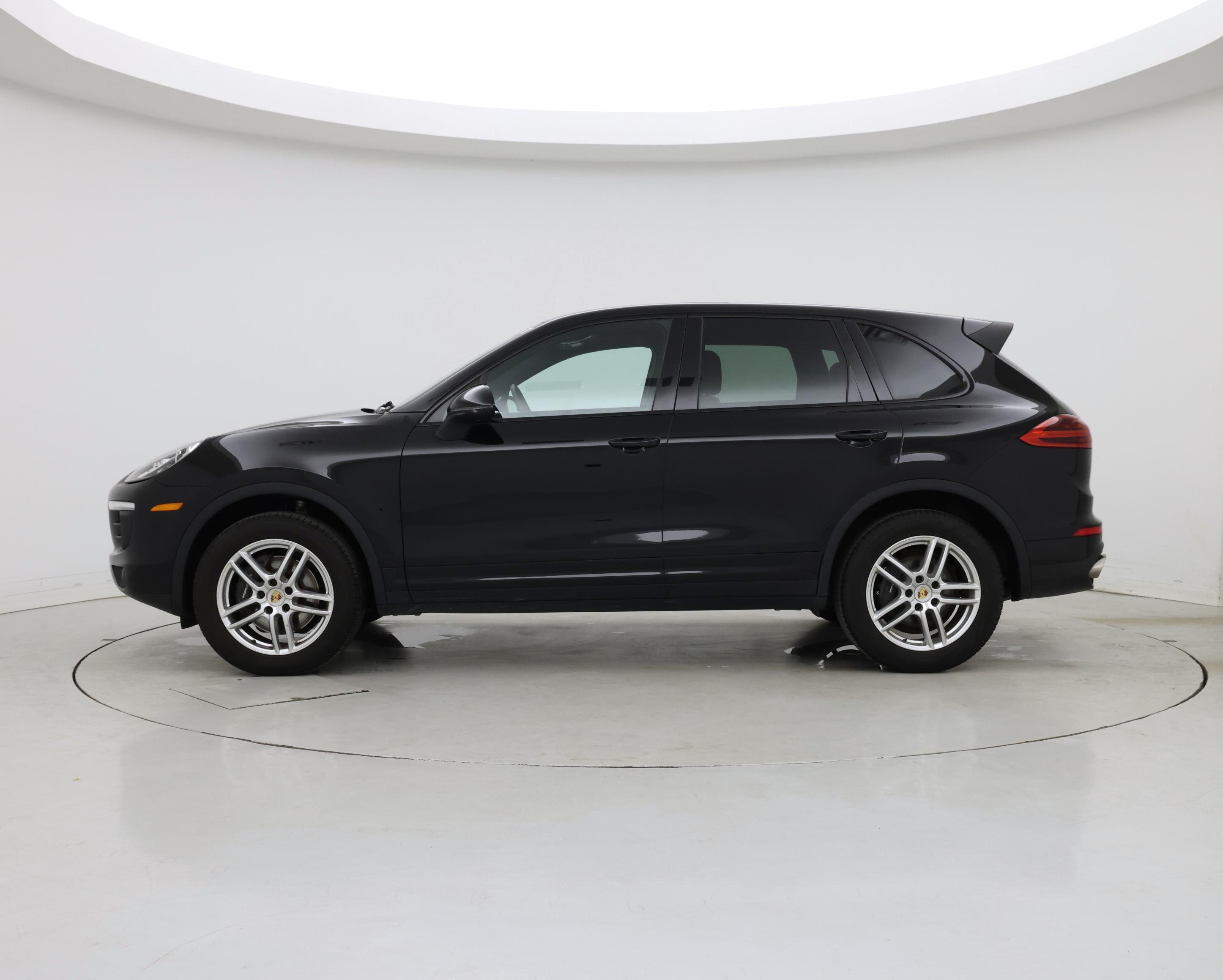 Thumbnail: 2016 Porsche Cayenne - 3