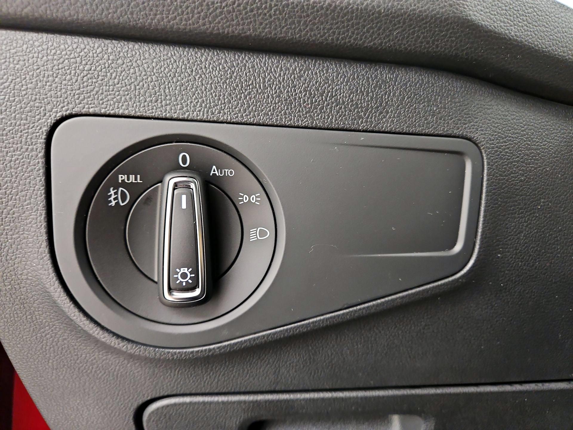 Thumbnail: 2019 Volkswagen Tiguan - 13