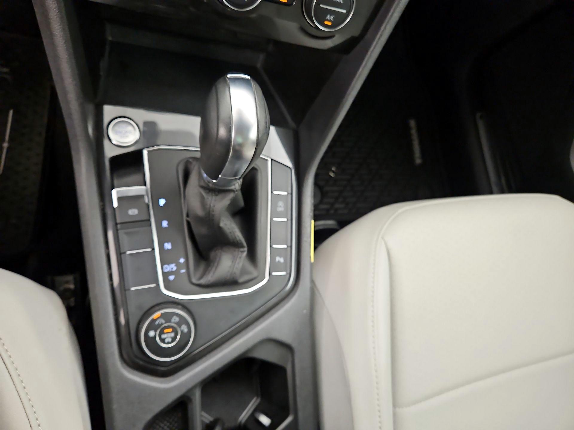 Thumbnail: 2019 Volkswagen Tiguan - 17