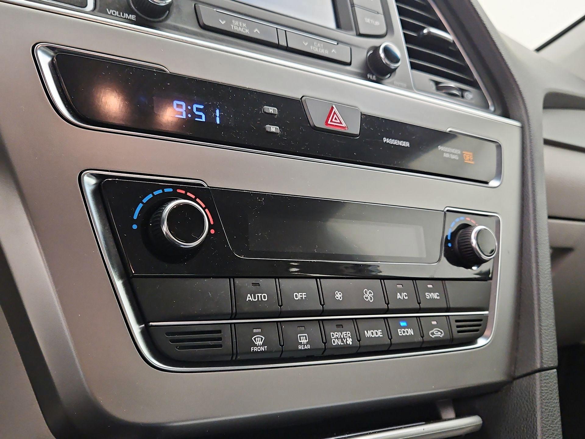 Thumbnail: 2016 Hyundai Sonata - 16