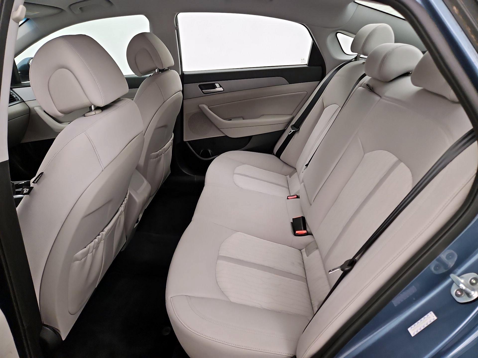 Thumbnail: 2016 Hyundai Sonata - 19