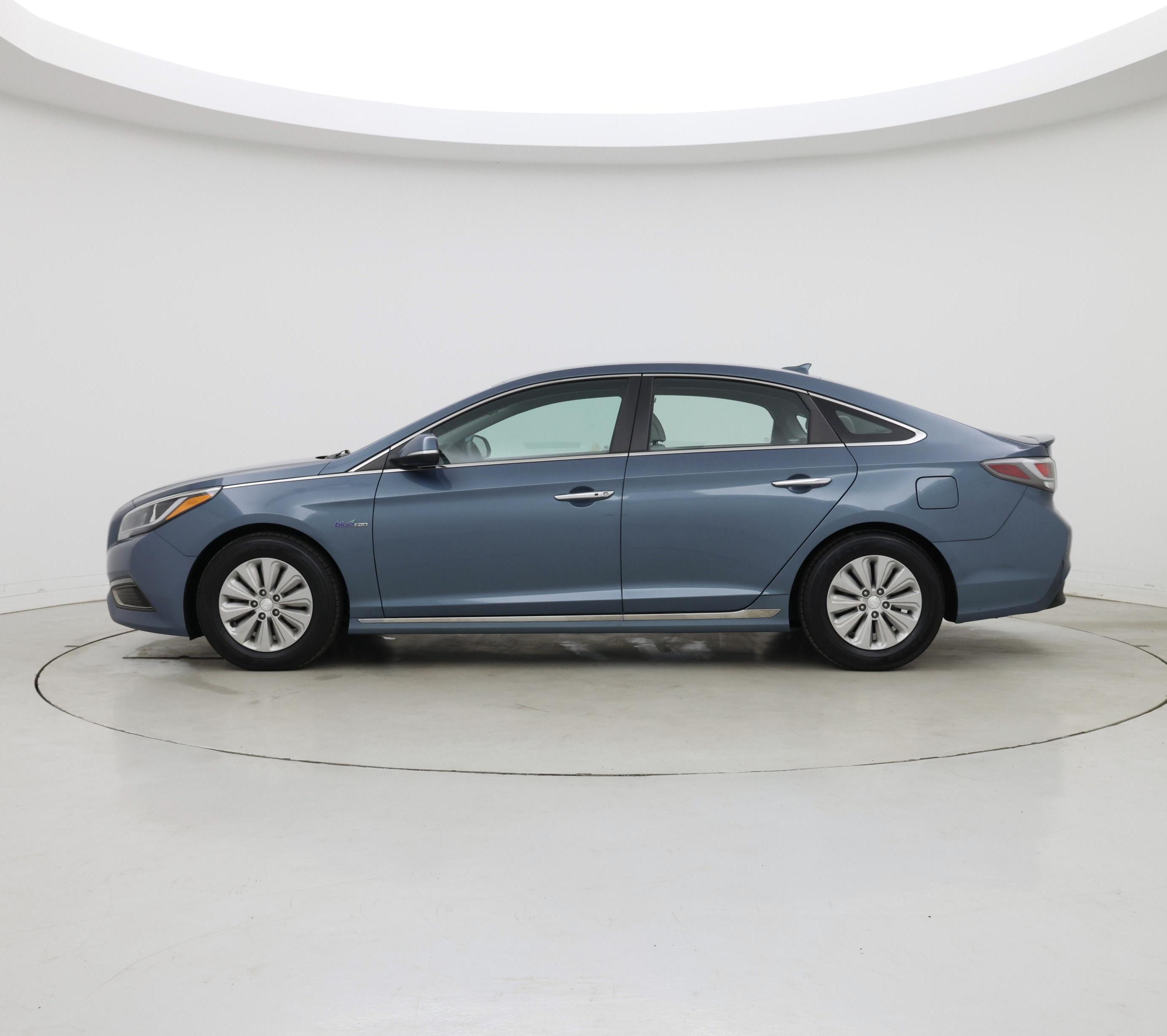 Thumbnail: 2016 Hyundai Sonata - 3