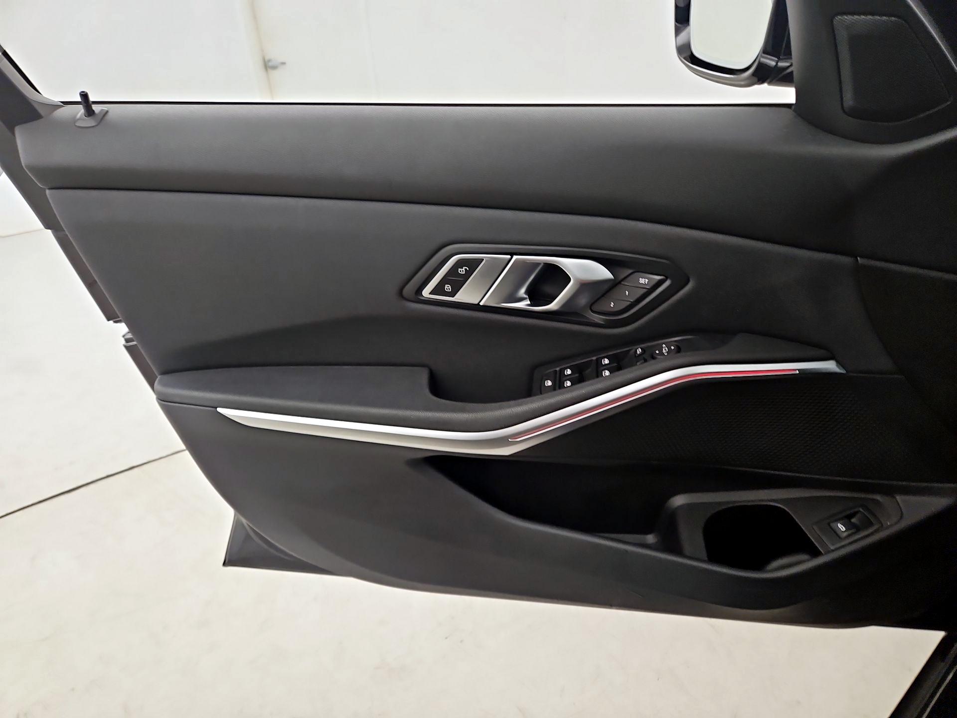 Thumbnail: 2021 BMW 3 Series - 12
