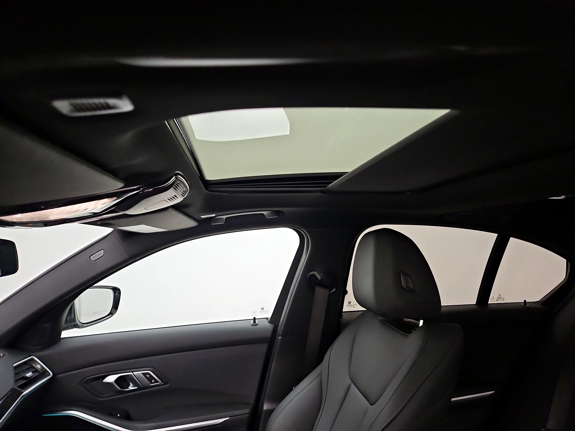 Thumbnail: 2021 BMW 3 Series - 20